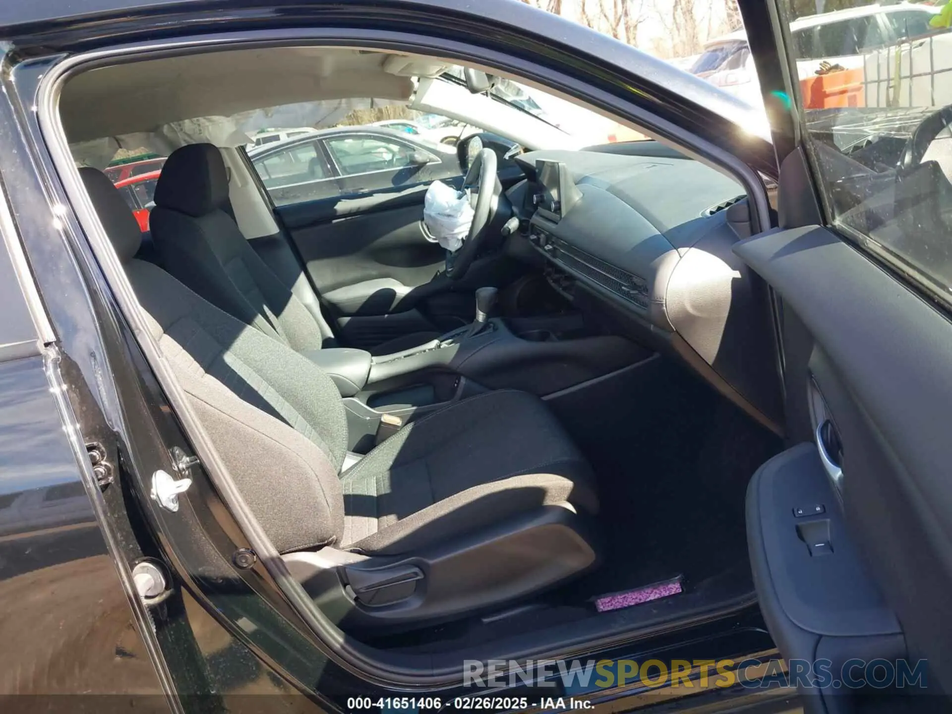 5 Photograph of a damaged car 3CZRZ2H32RM755985 HONDA HR-V 2024