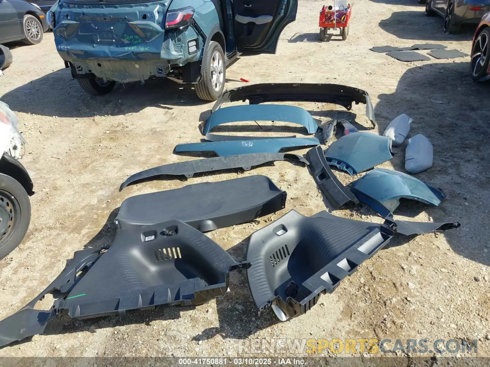 12 Photograph of a damaged car 3CZRZ2H33RM737561 HONDA HR-V 2024