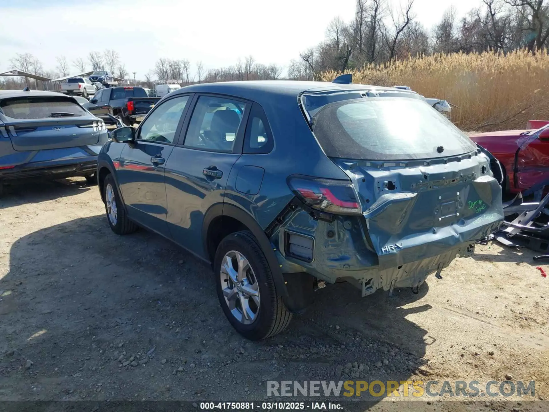 3 Photograph of a damaged car 3CZRZ2H33RM737561 HONDA HR-V 2024