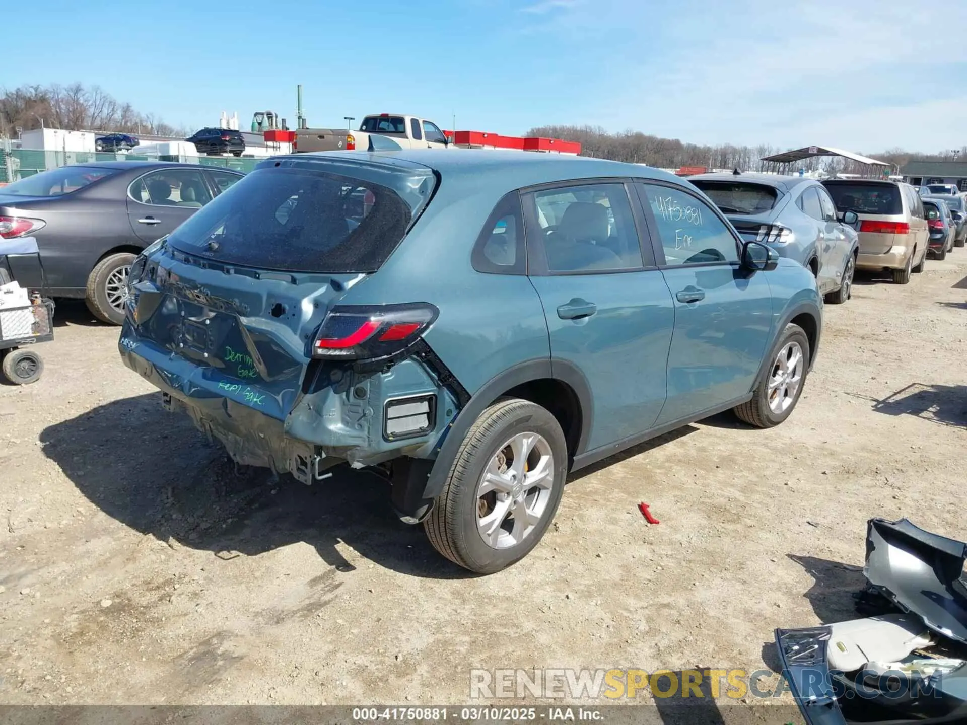 4 Photograph of a damaged car 3CZRZ2H33RM737561 HONDA HR-V 2024