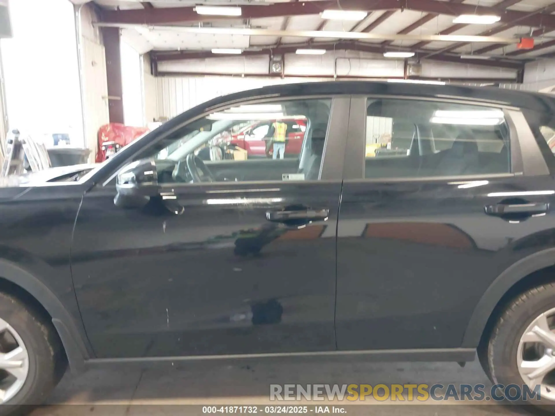 14 Photograph of a damaged car 3CZRZ2H34RM713799 HONDA HR-V 2024