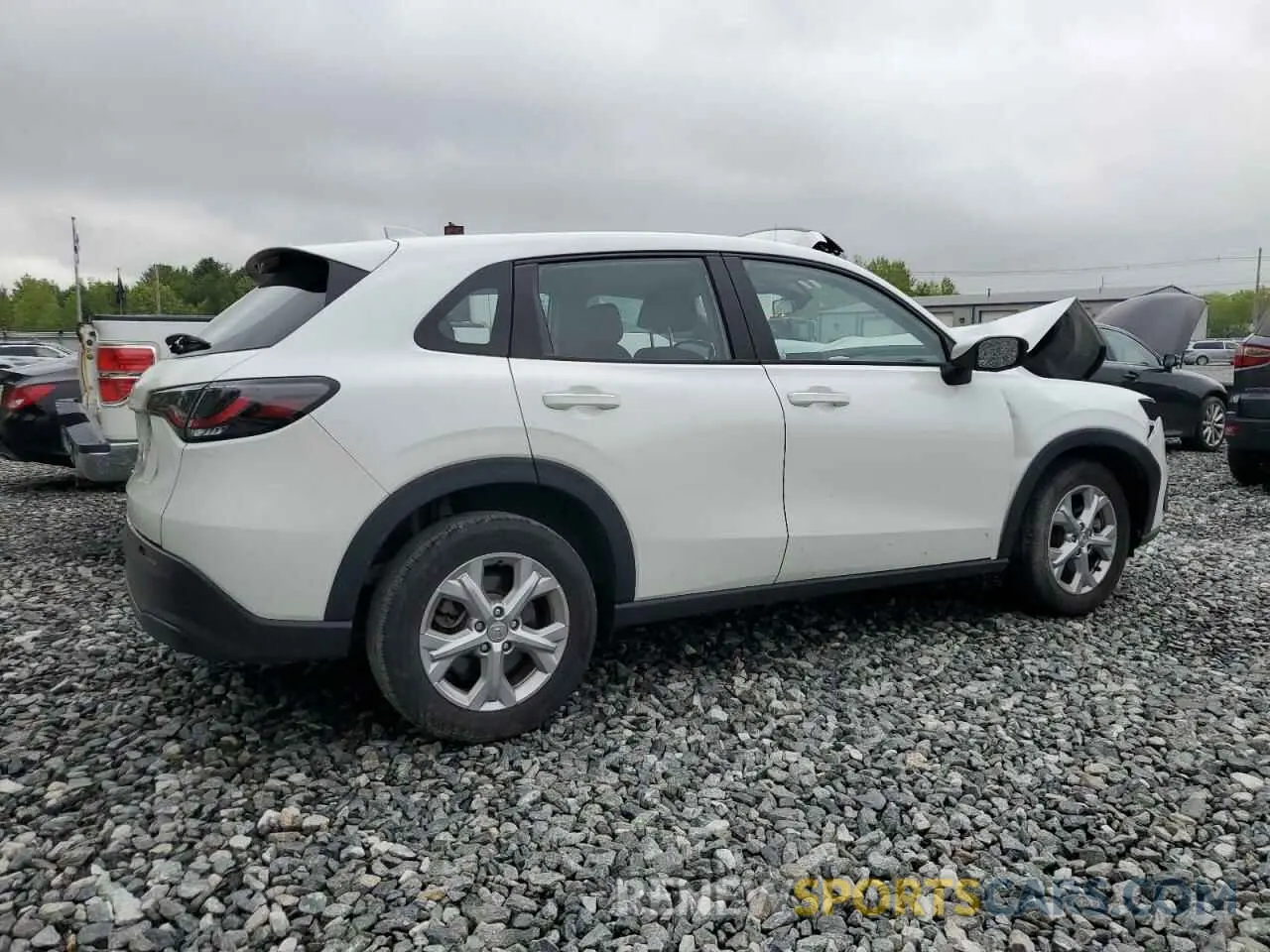 3 Photograph of a damaged car 3CZRZ2H35RM708076 HONDA HR-V 2024