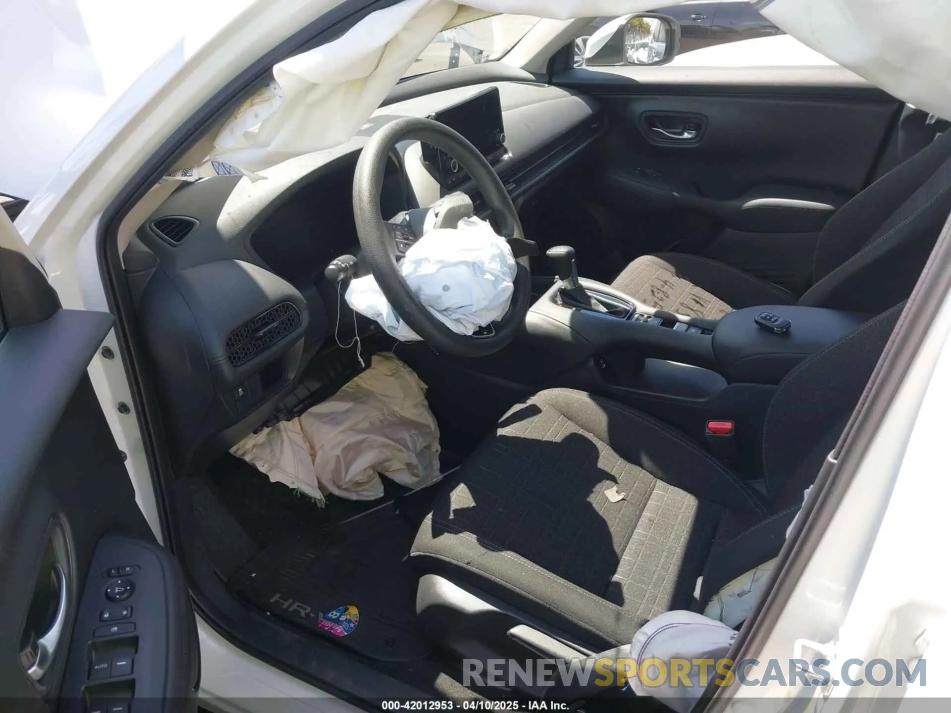 19 Фотография поврежденного автомобиля 3CZRZ2H36RM718311 HONDA HR-V 2024