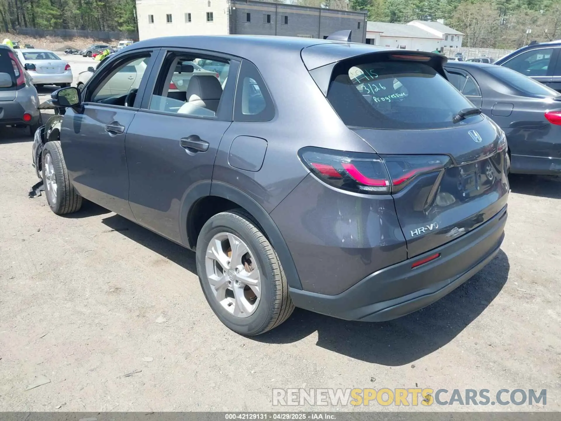 3 Photograph of a damaged car 3CZRZ2H37RM717412 HONDA HR-V 2024