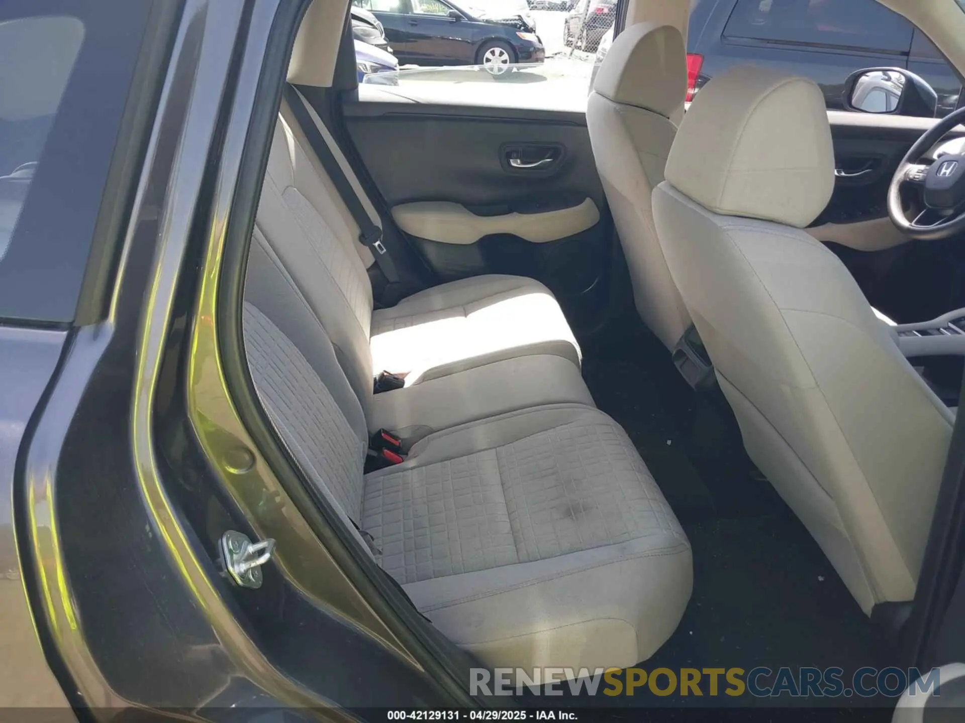8 Photograph of a damaged car 3CZRZ2H37RM717412 HONDA HR-V 2024