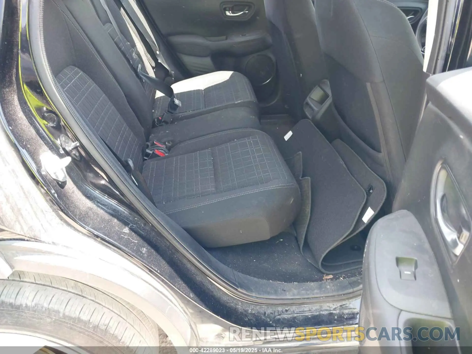 8 Photograph of a damaged car 3CZRZ2H3XRM717758 HONDA HR-V 2024