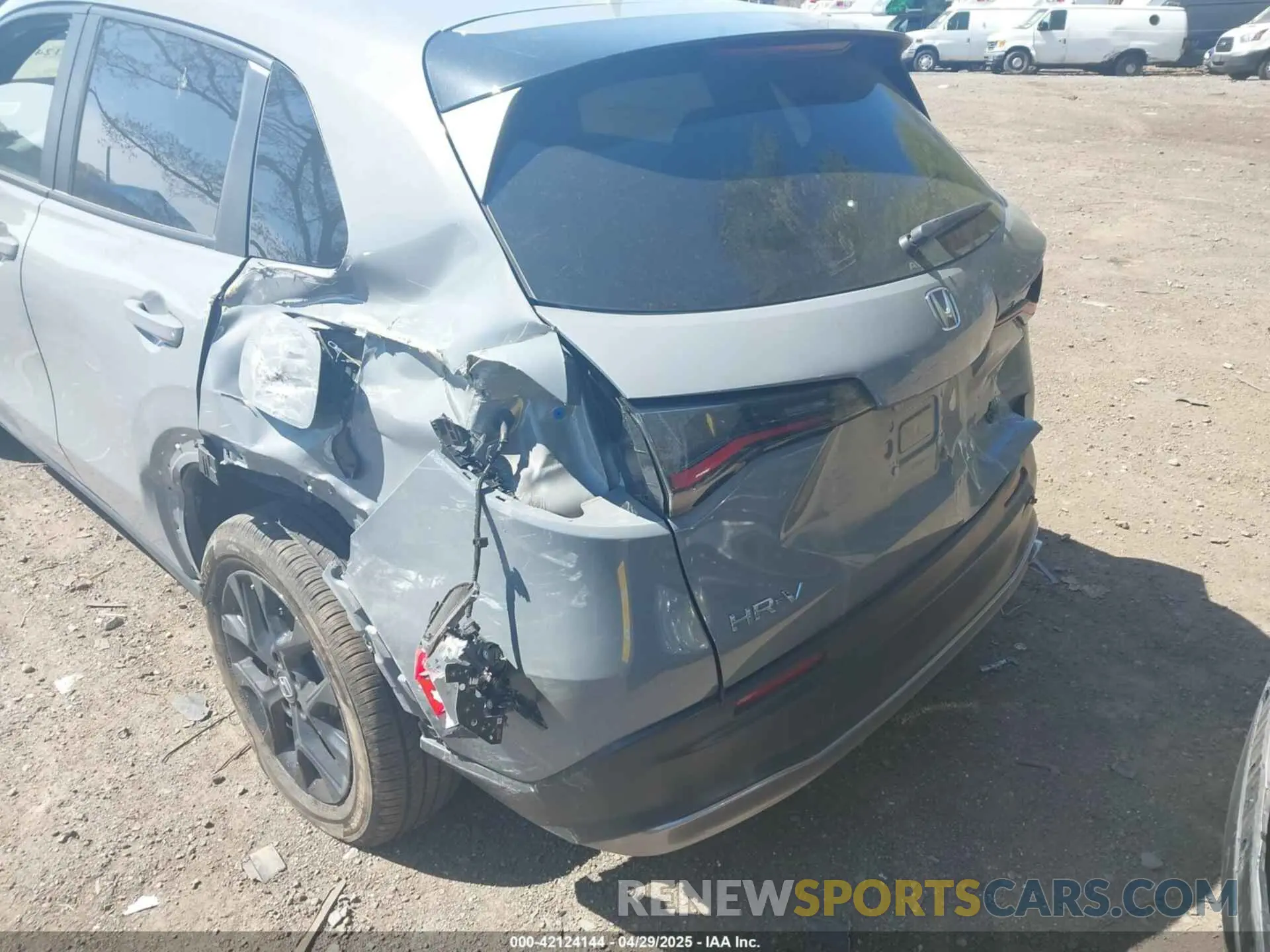 6 Фотография поврежденного автомобиля 3CZRZ2H50RM765321 HONDA HR-V 2024