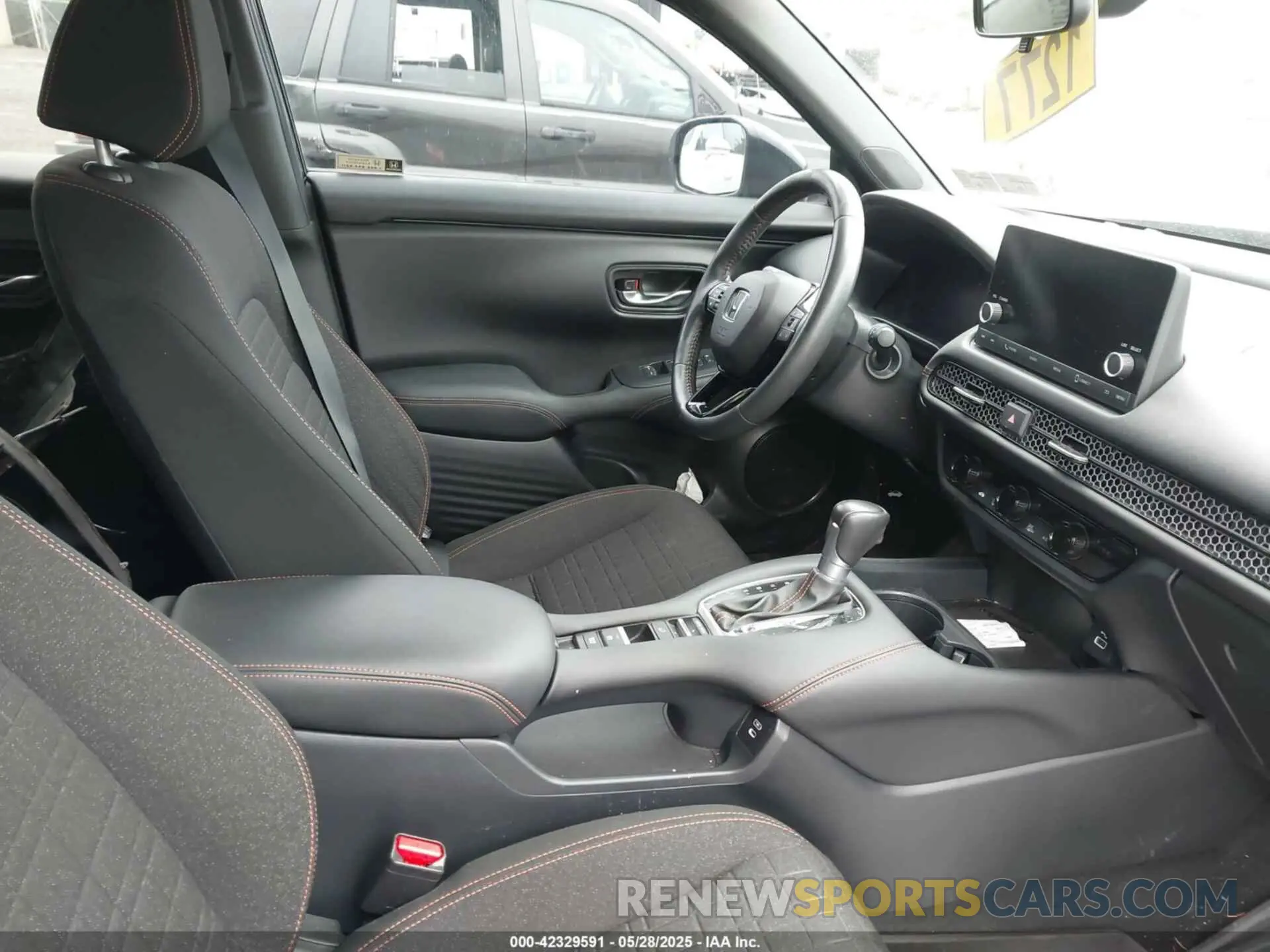 5 Photograph of a damaged car 3CZRZ2H53RM701354 HONDA HR-V 2024