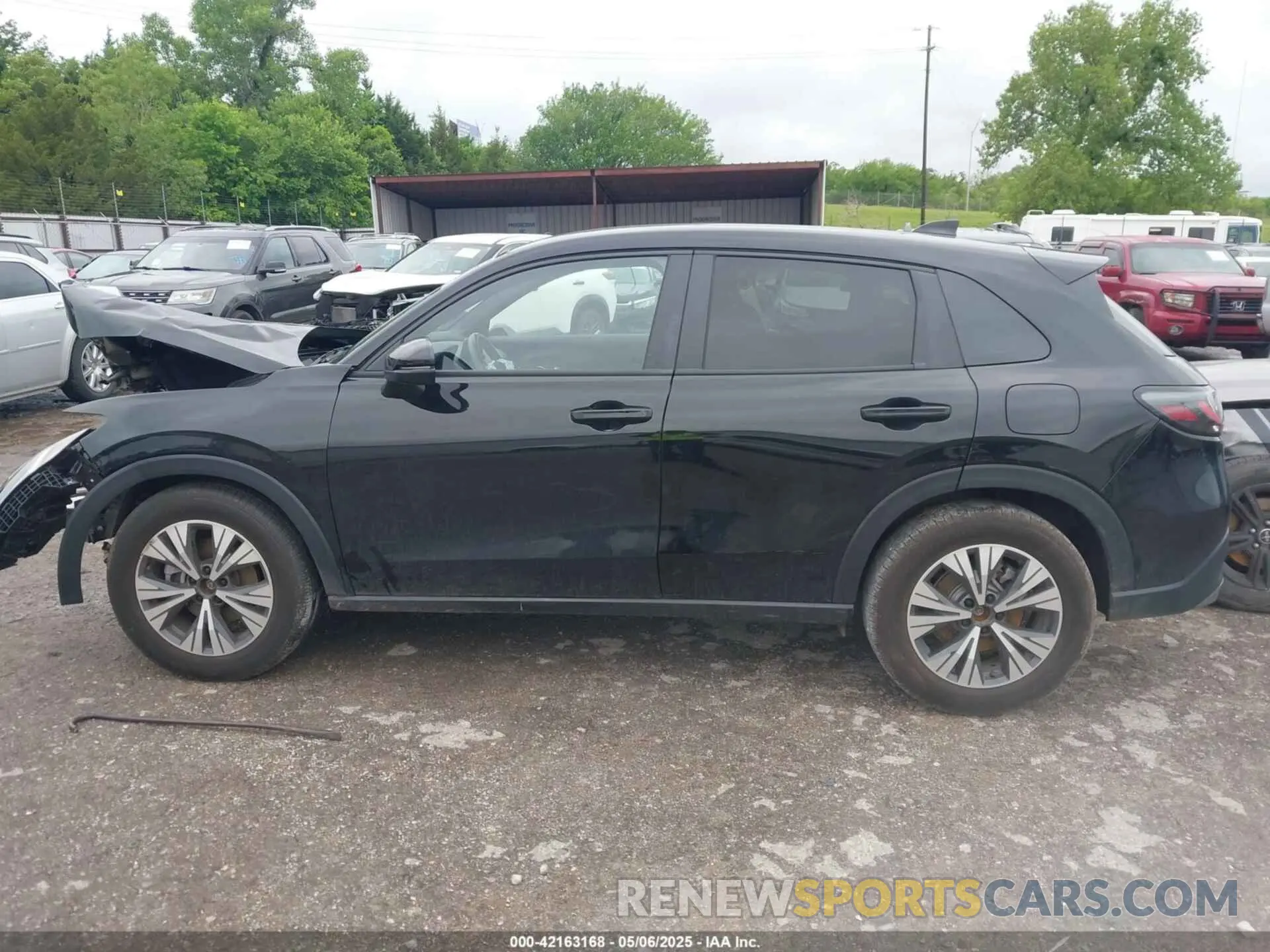 14 Photograph of a damaged car 3CZRZ2H54RM748800 HONDA HR-V 2024