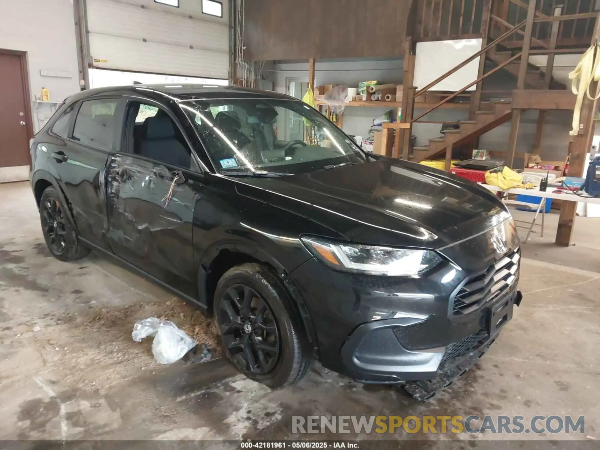 1 Photograph of a damaged car 3CZRZ2H54RM774085 HONDA HR-V 2024