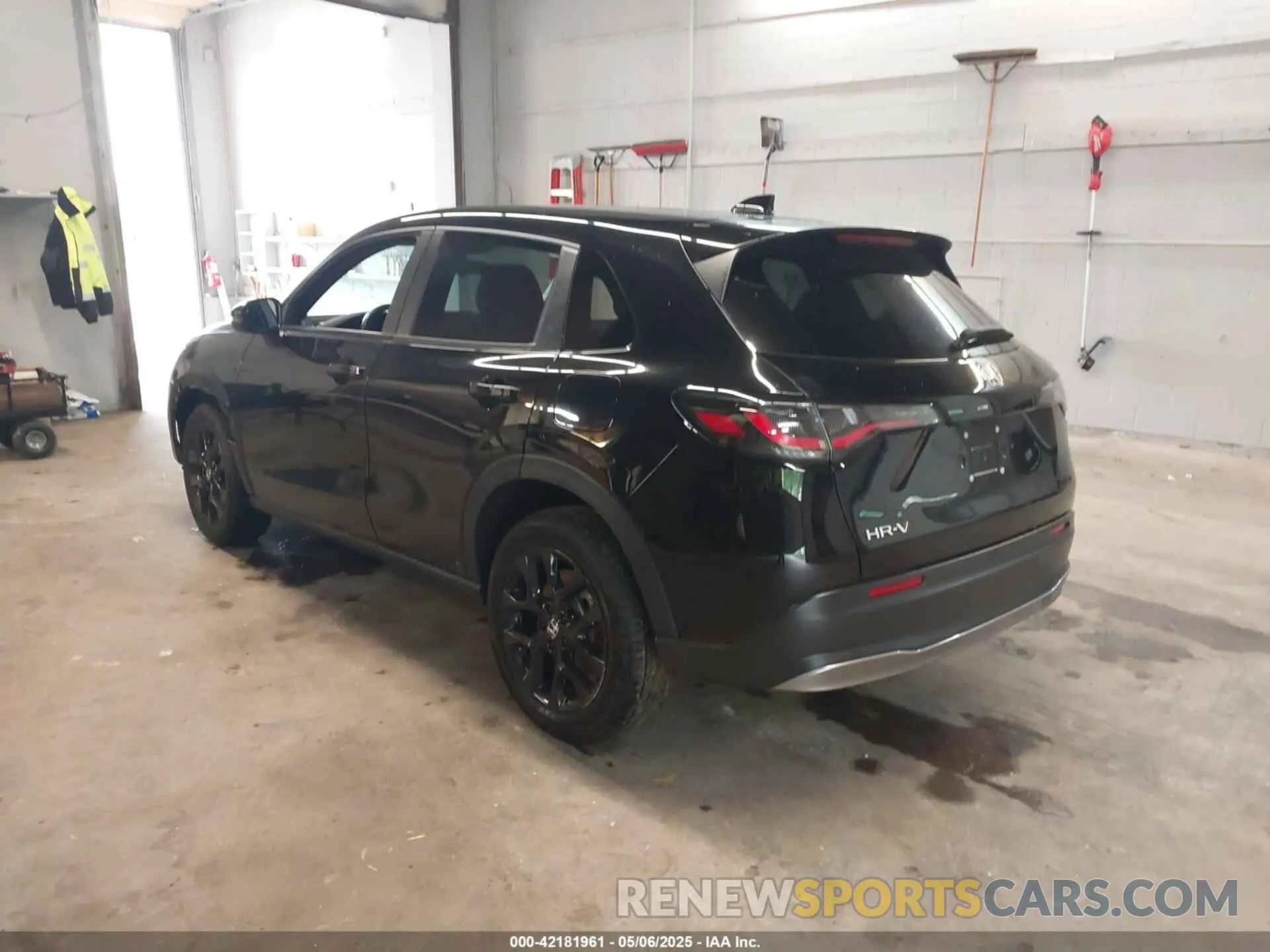 3 Photograph of a damaged car 3CZRZ2H54RM774085 HONDA HR-V 2024
