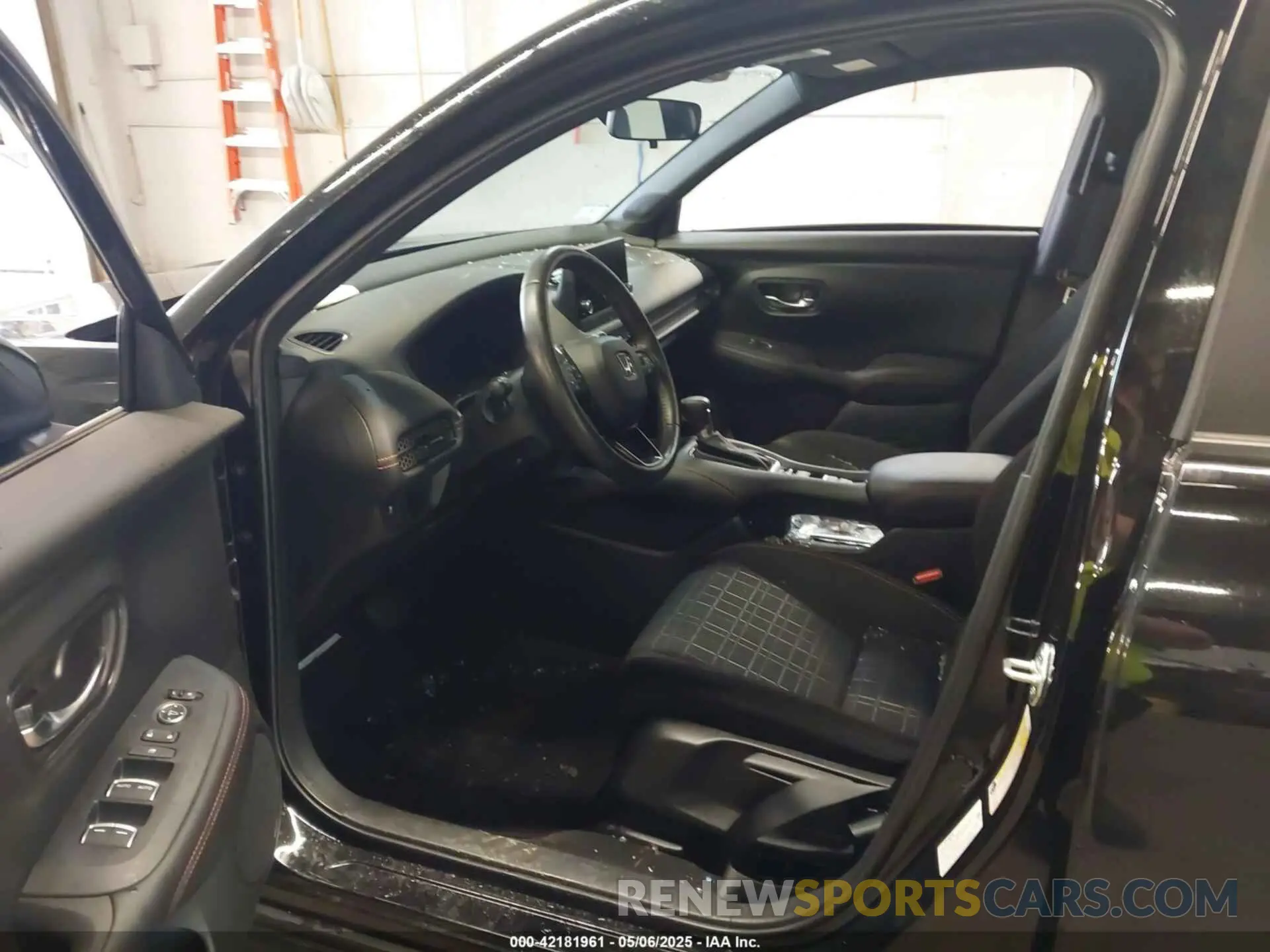 5 Photograph of a damaged car 3CZRZ2H54RM774085 HONDA HR-V 2024