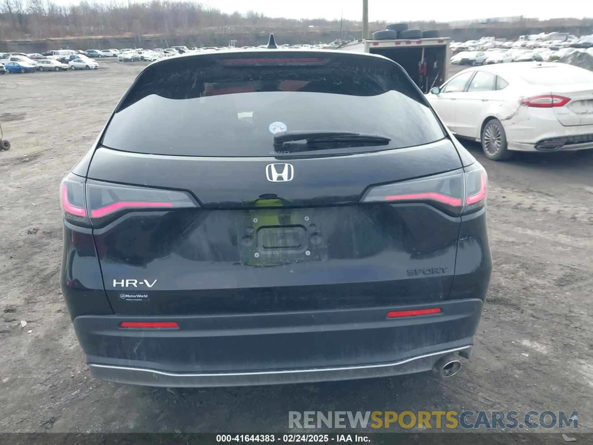 16 Photograph of a damaged car 3CZRZ2H56RM763279 HONDA HR-V 2024