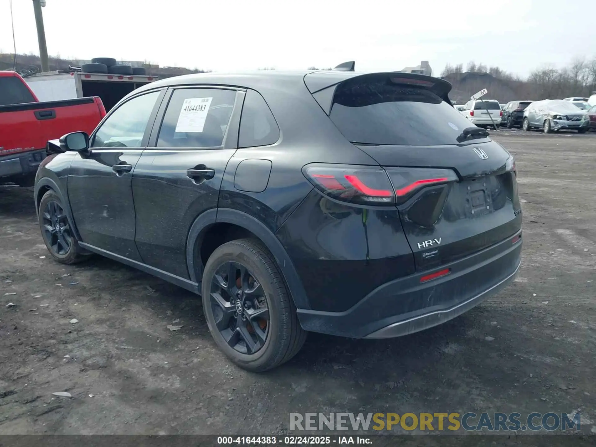 3 Photograph of a damaged car 3CZRZ2H56RM763279 HONDA HR-V 2024