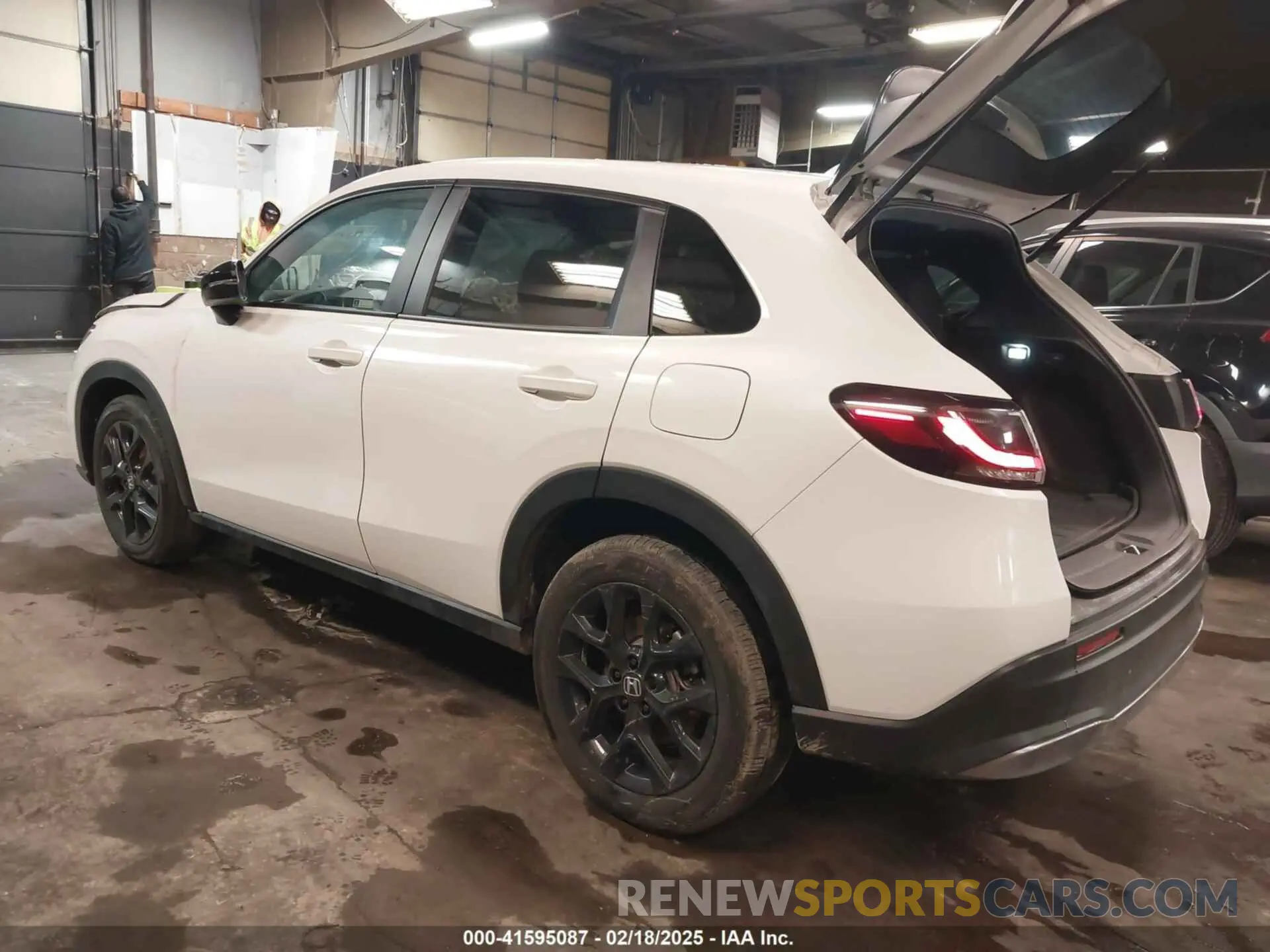 3 Фотография поврежденного автомобиля 3CZRZ2H57RM734230 HONDA HR-V 2024