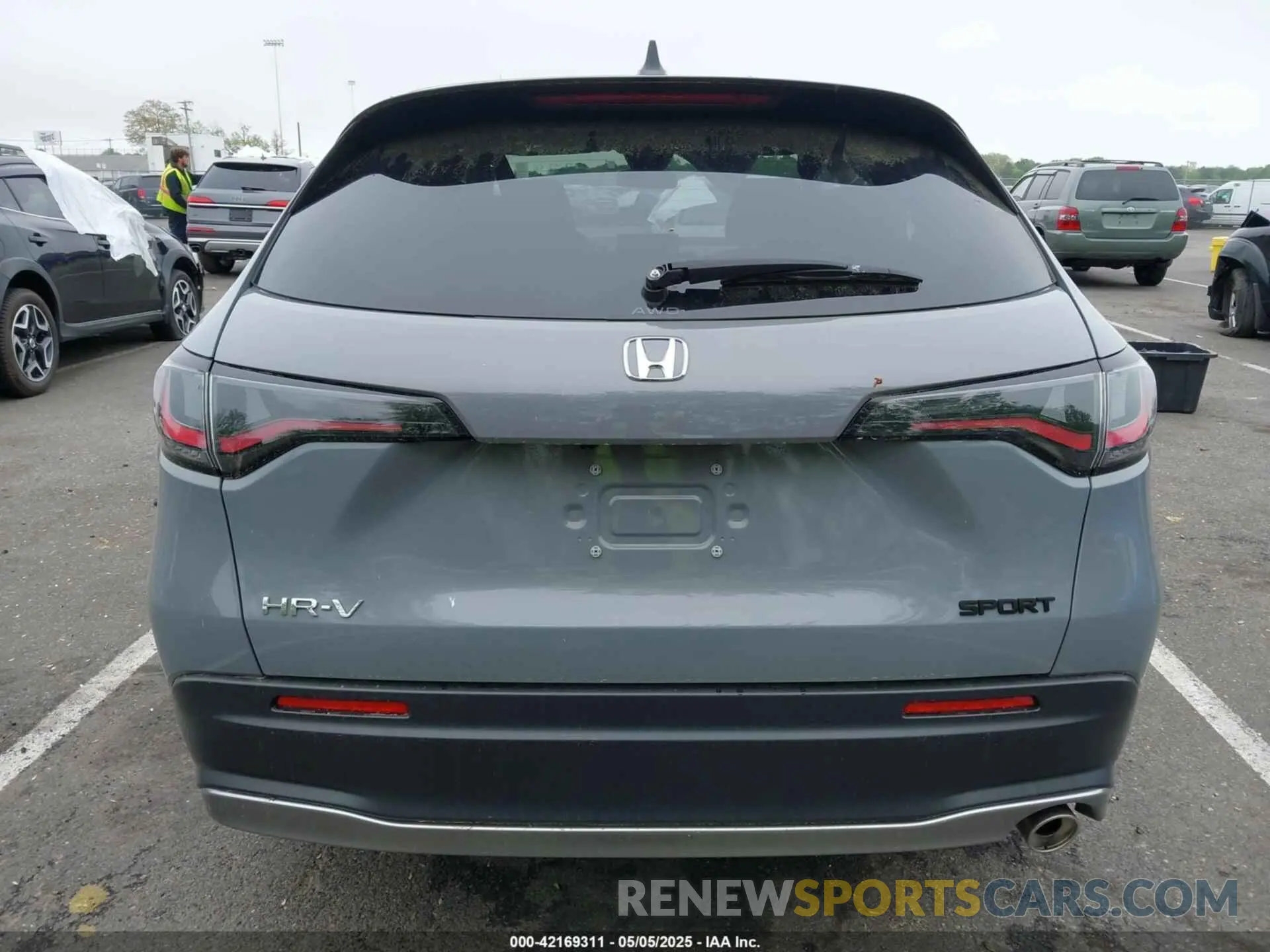 16 Photograph of a damaged car 3CZRZ2H57RM735474 HONDA HR-V 2024