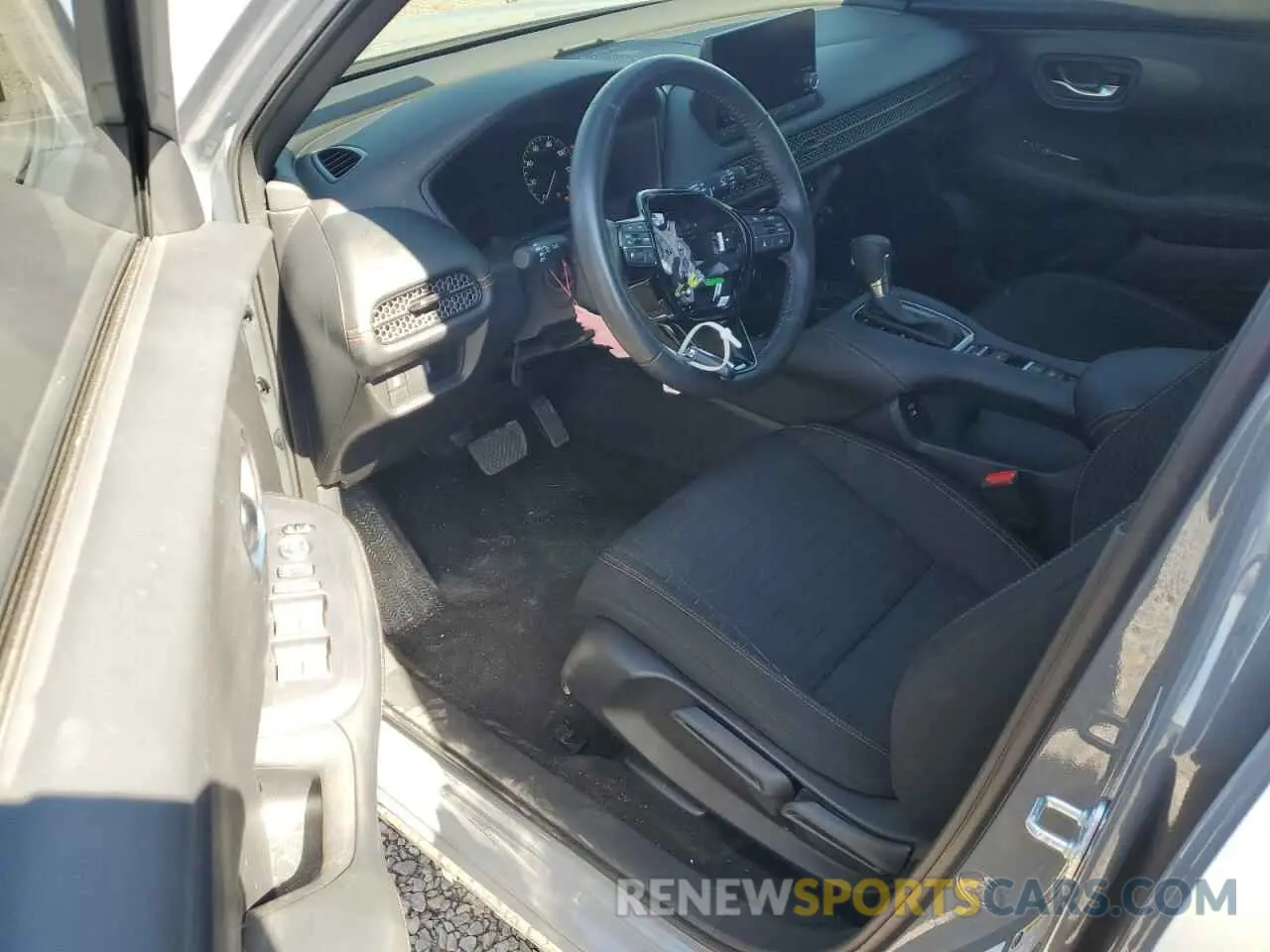 8 Photograph of a damaged car 3CZRZ2H57RM764327 HONDA HR-V 2024