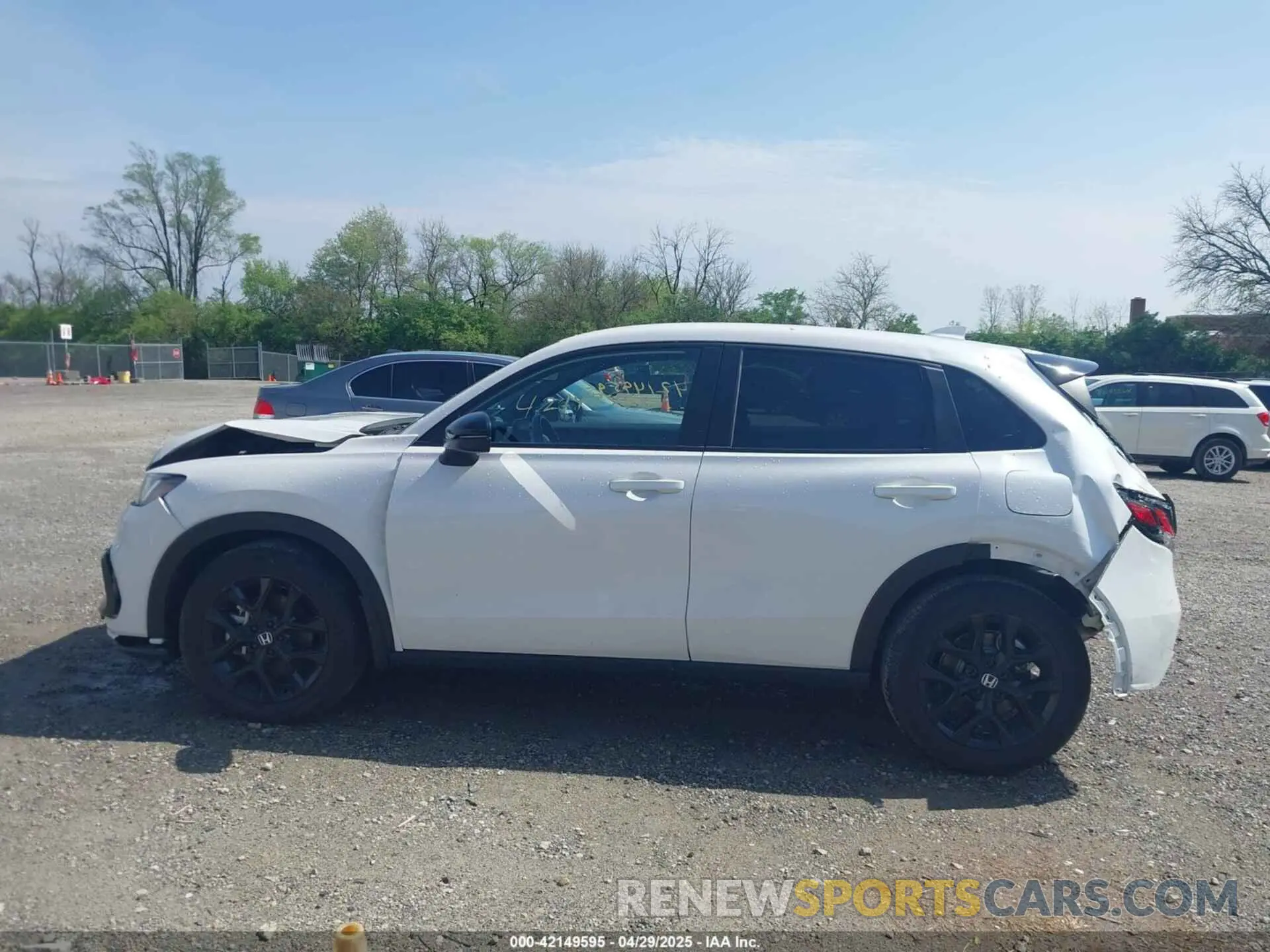 14 Photograph of a damaged car 3CZRZ2H57RM784464 HONDA HR-V 2024