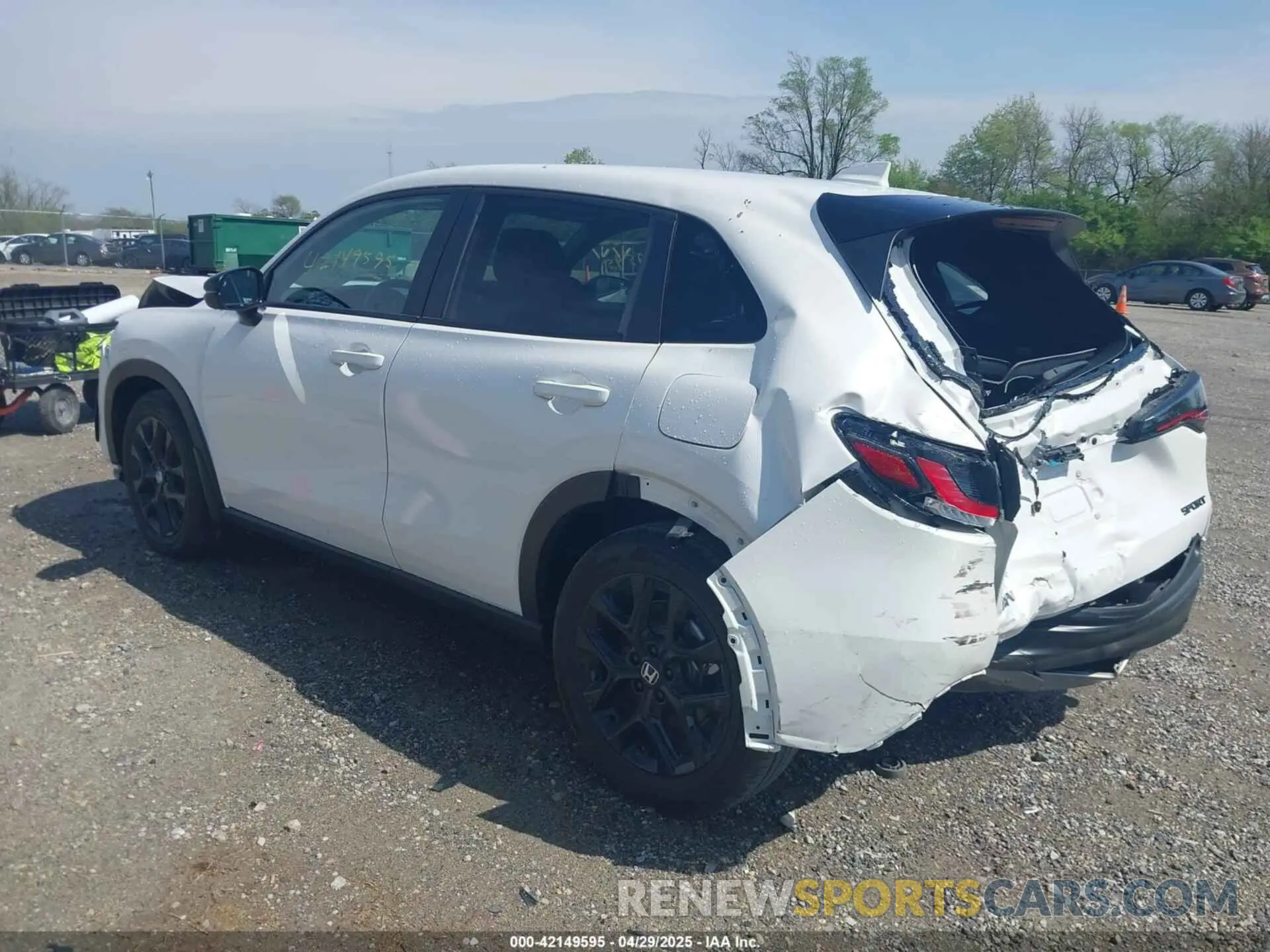 3 Photograph of a damaged car 3CZRZ2H57RM784464 HONDA HR-V 2024