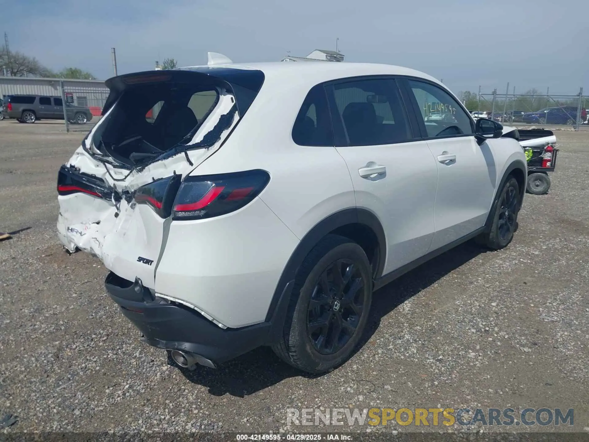 4 Photograph of a damaged car 3CZRZ2H57RM784464 HONDA HR-V 2024