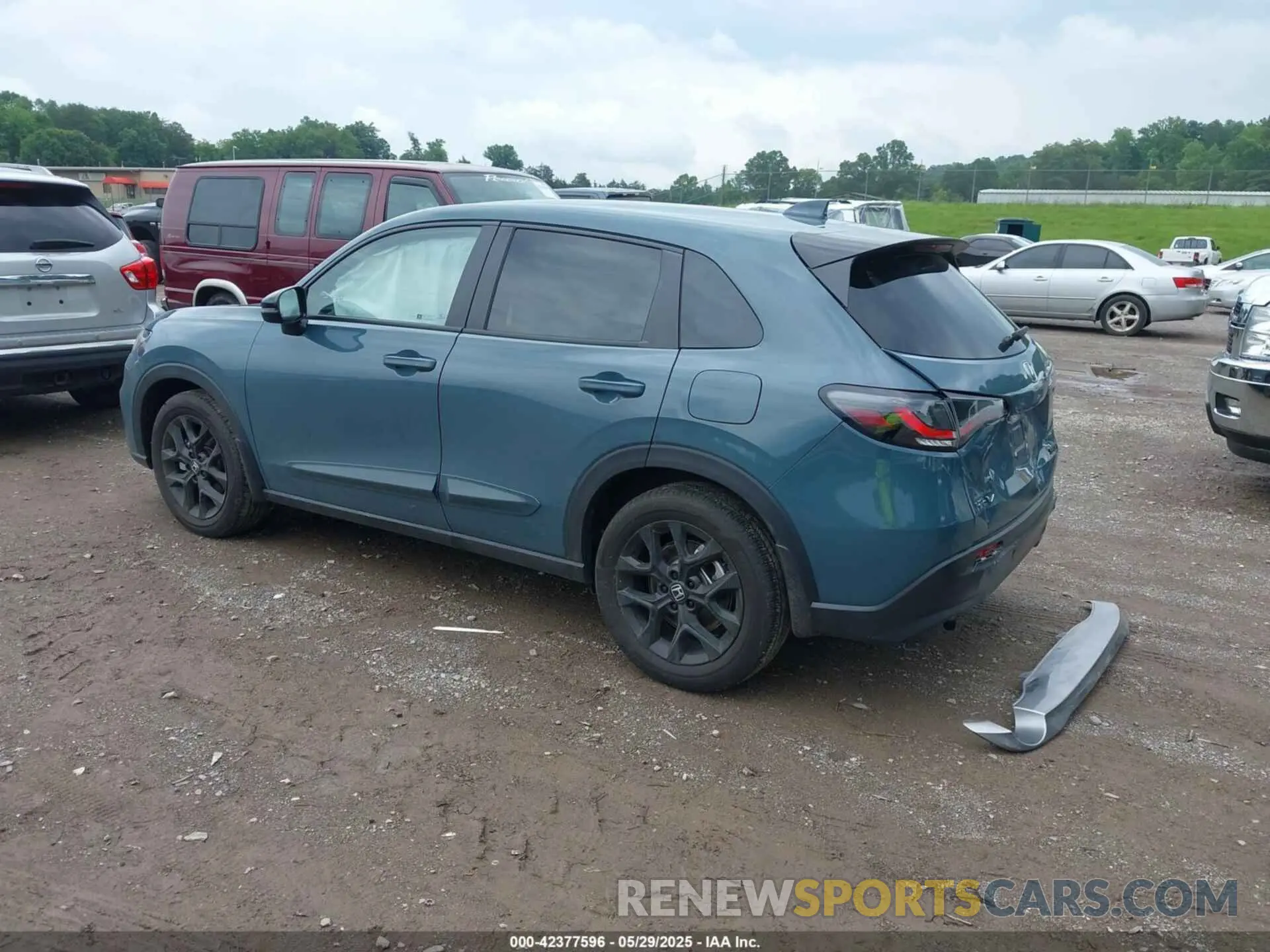 3 Photograph of a damaged car 3CZRZ2H5XRM776715 HONDA HR-V 2024