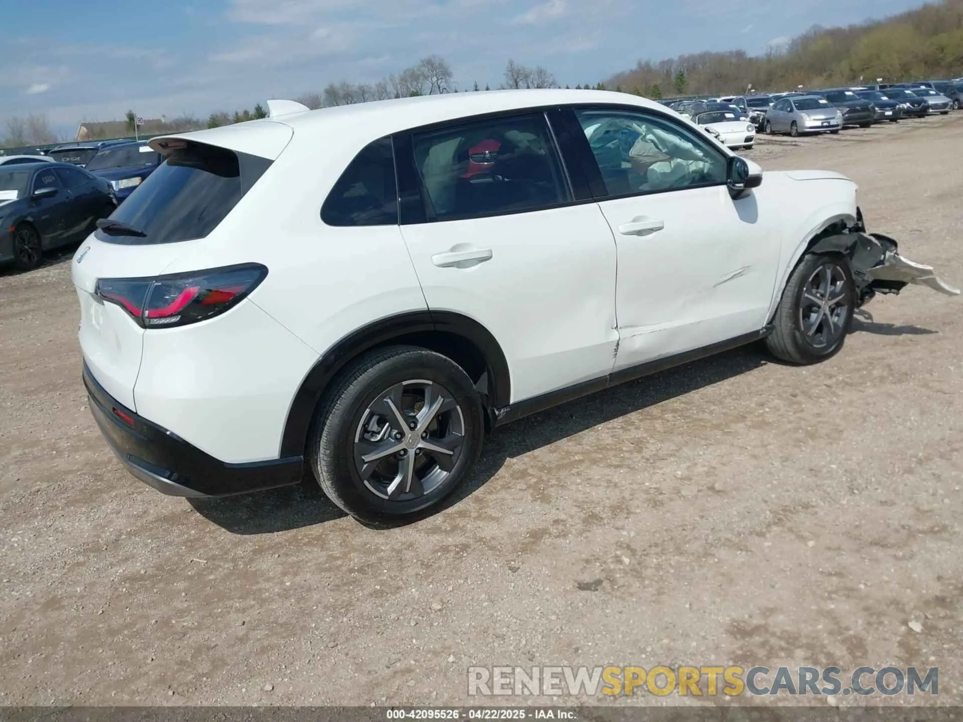 4 Photograph of a damaged car 3CZRZ2H75RM762299 HONDA HR-V 2024