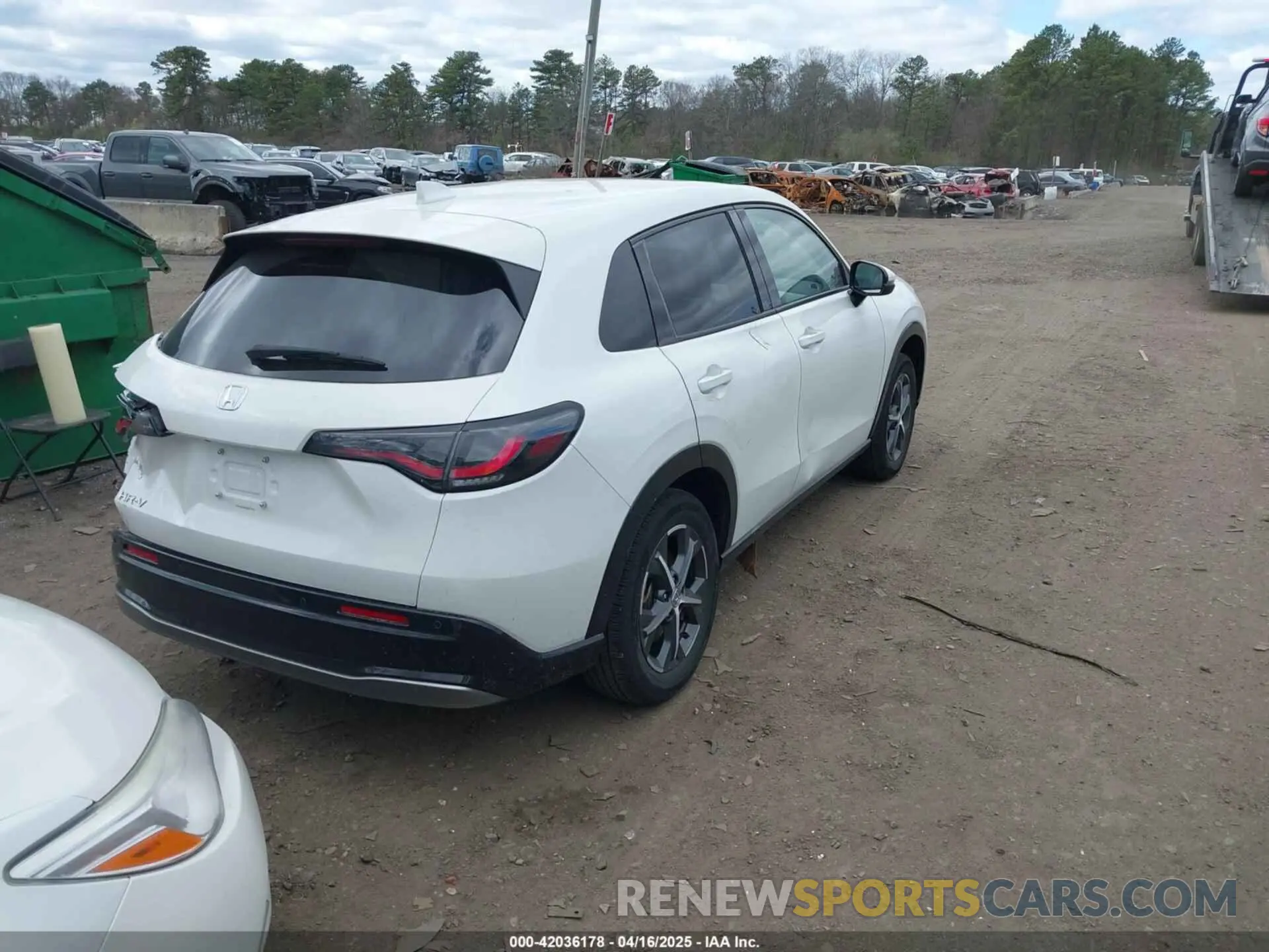 4 Photograph of a damaged car 3CZRZ2H78RM726056 HONDA HR-V 2024