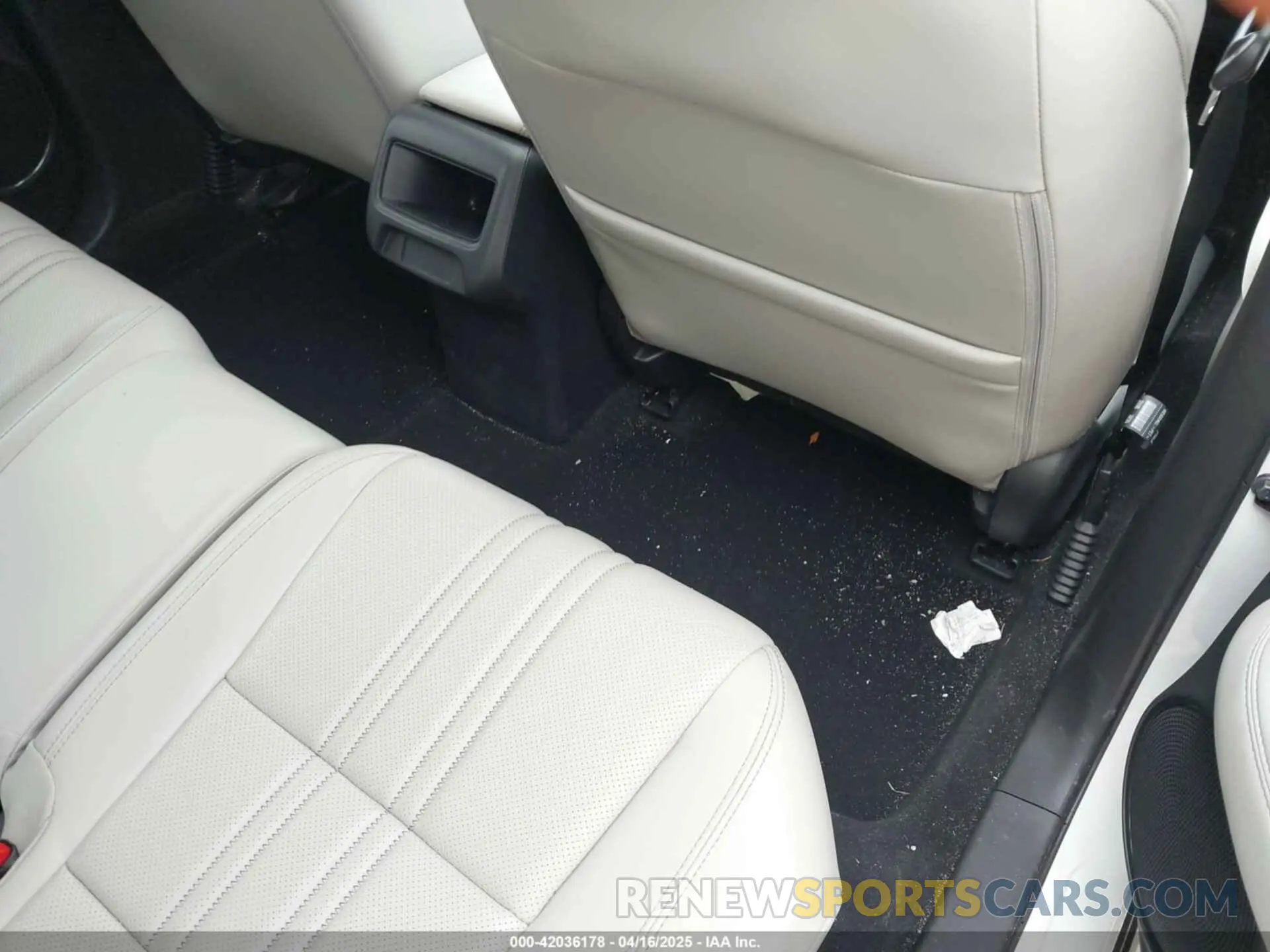 8 Photograph of a damaged car 3CZRZ2H78RM726056 HONDA HR-V 2024