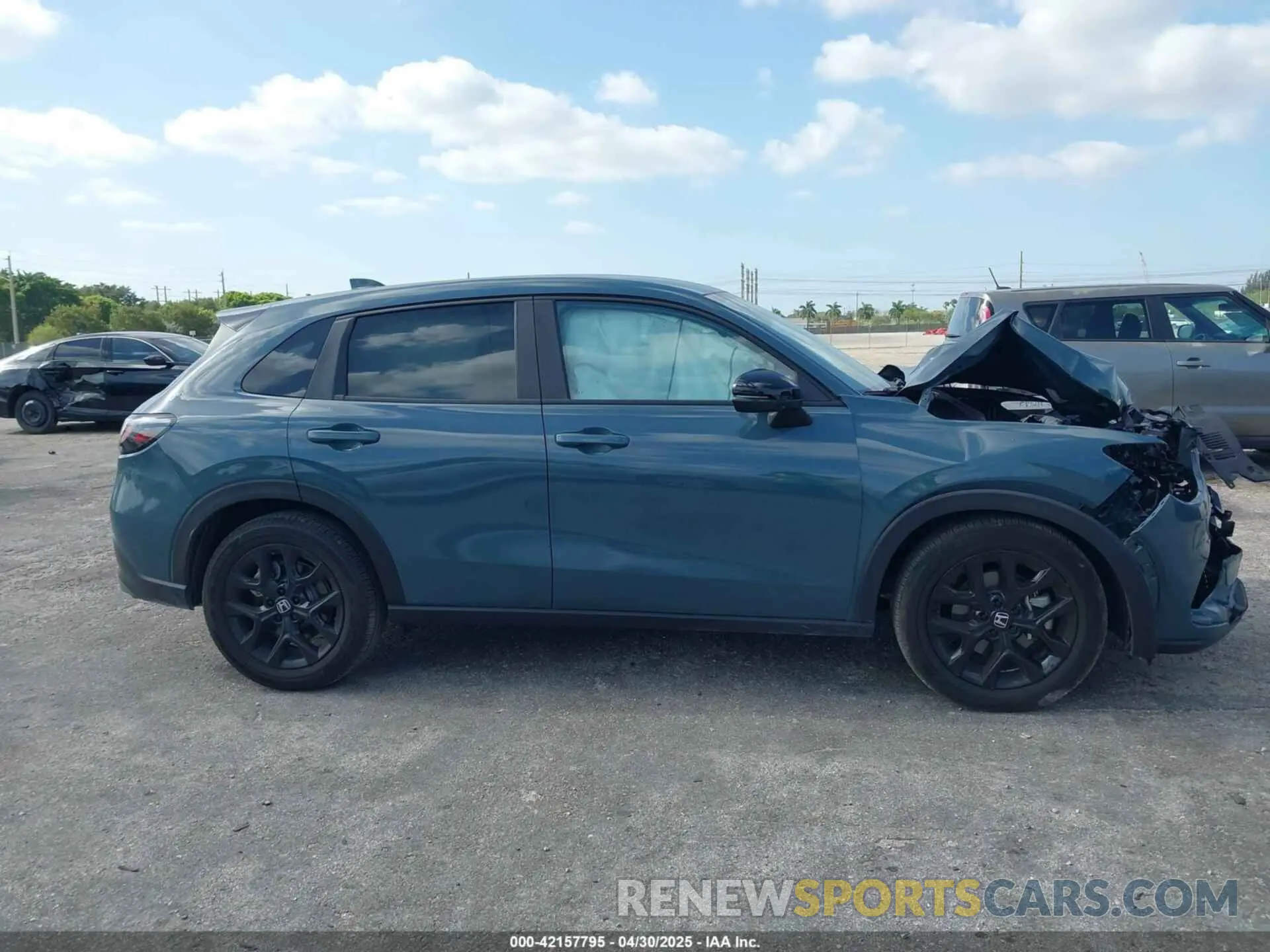 13 Фотография поврежденного автомобиля 3CZ3Z1H55SM705048 HONDA HR-V 2025