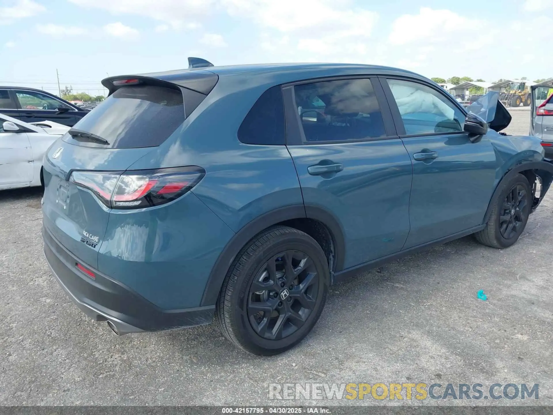 4 Фотография поврежденного автомобиля 3CZ3Z1H55SM705048 HONDA HR-V 2025