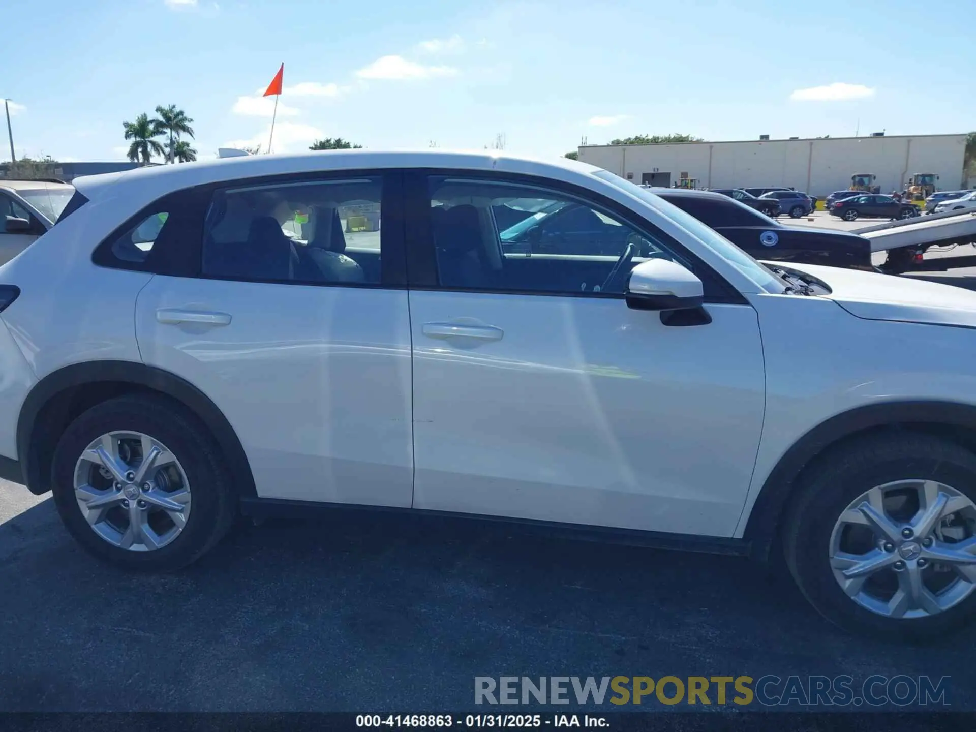 13 Photograph of a damaged car 3CZRZ1H30SM715565 HONDA HR-V 2025