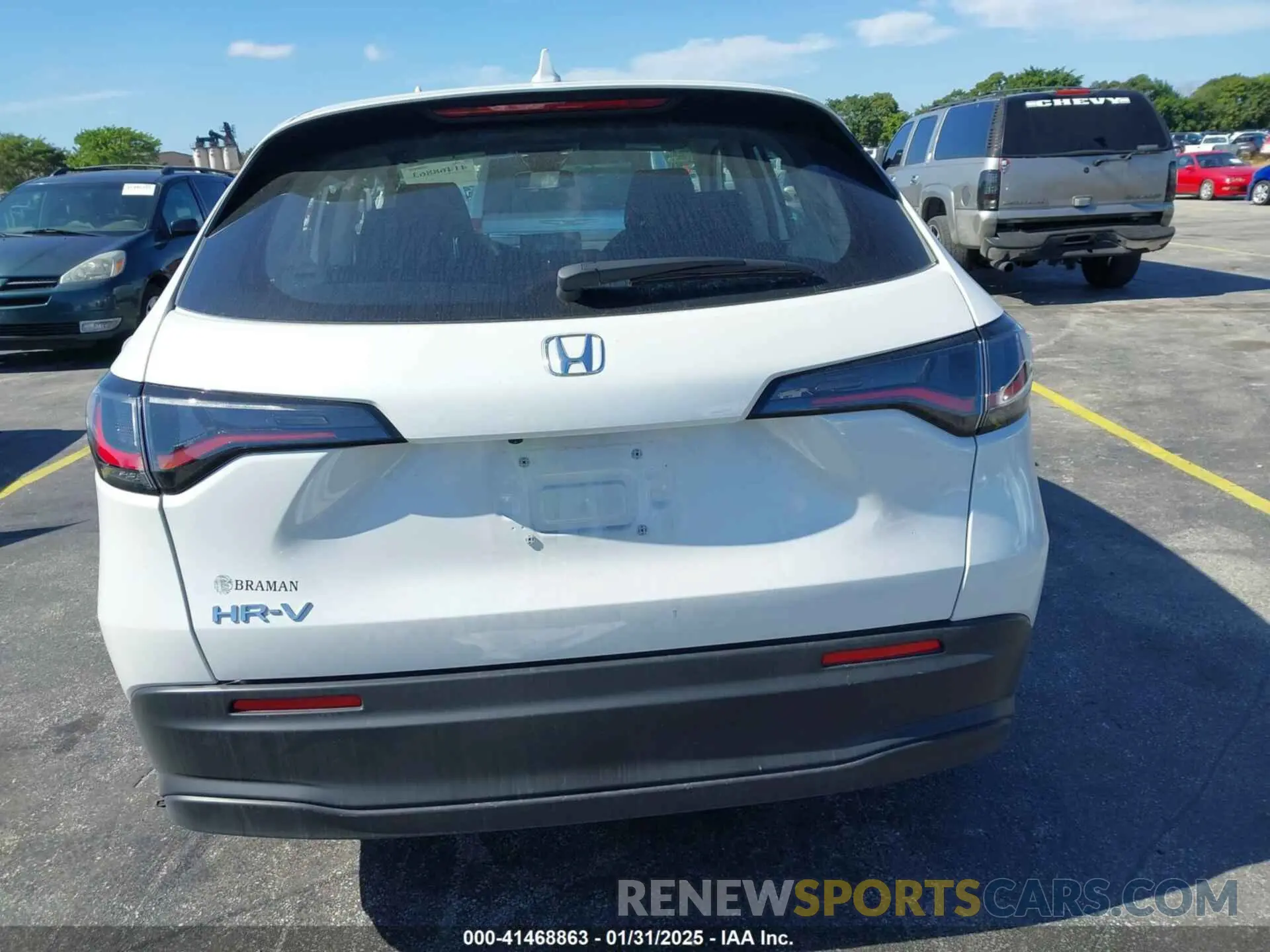 16 Photograph of a damaged car 3CZRZ1H30SM715565 HONDA HR-V 2025