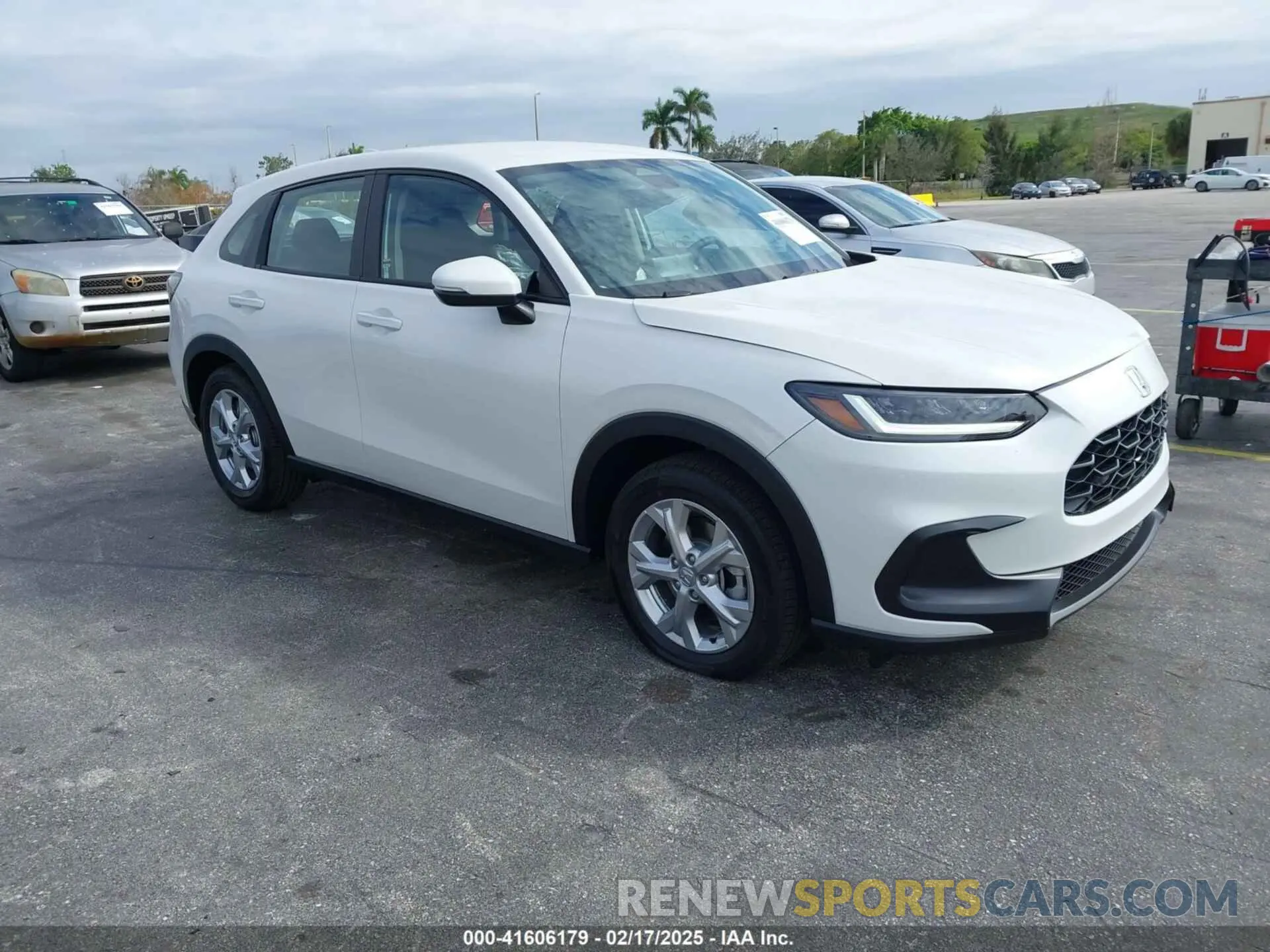 1 Фотография поврежденного автомобиля 3CZRZ1H30SM734875 HONDA HR-V 2025