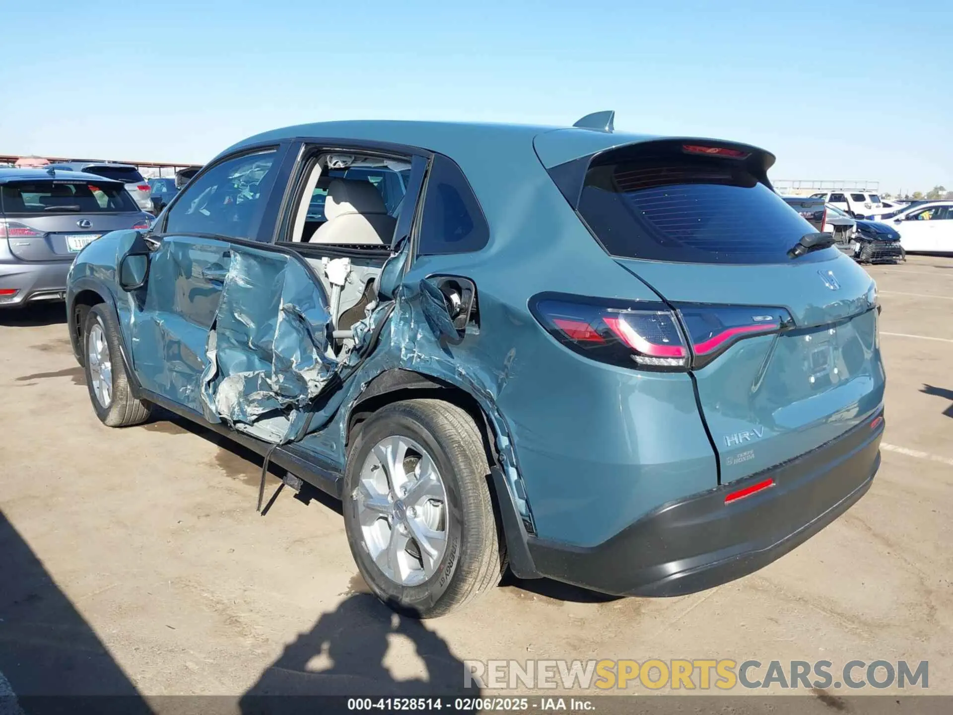 3 Фотография поврежденного автомобиля 3CZRZ1H32SM739818 HONDA HR-V 2025