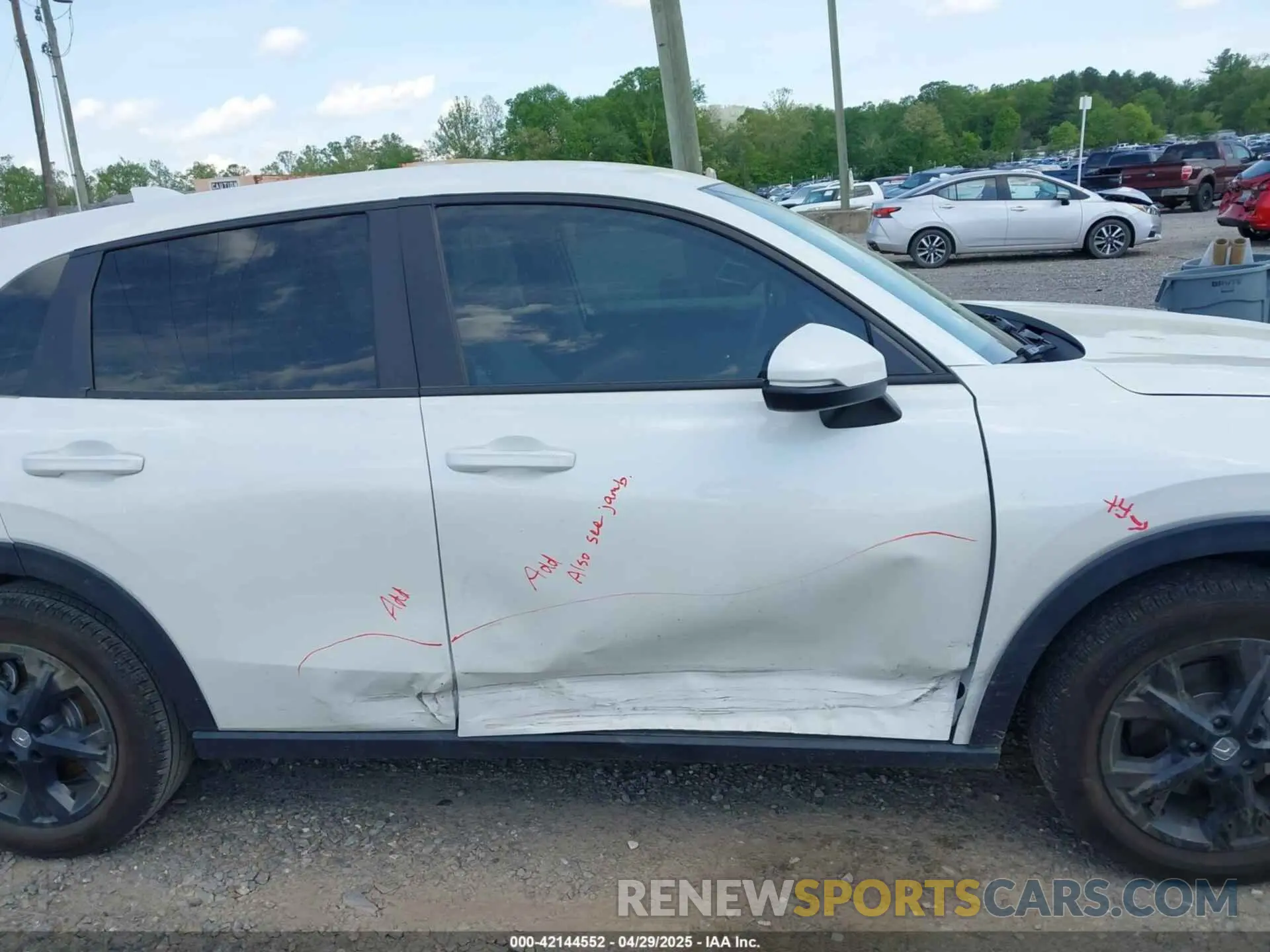13 Photograph of a damaged car 3CZRZ1H33SM706505 HONDA HR-V 2025