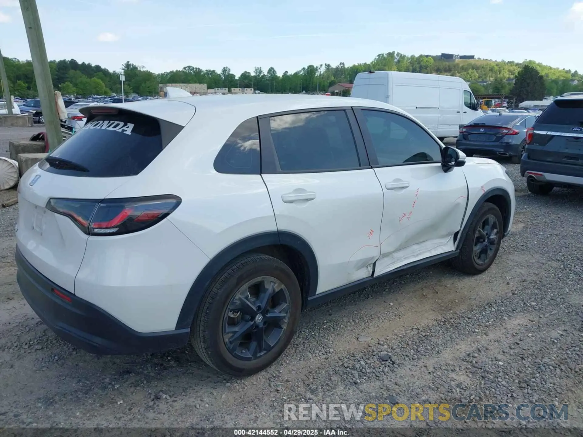 4 Photograph of a damaged car 3CZRZ1H33SM706505 HONDA HR-V 2025