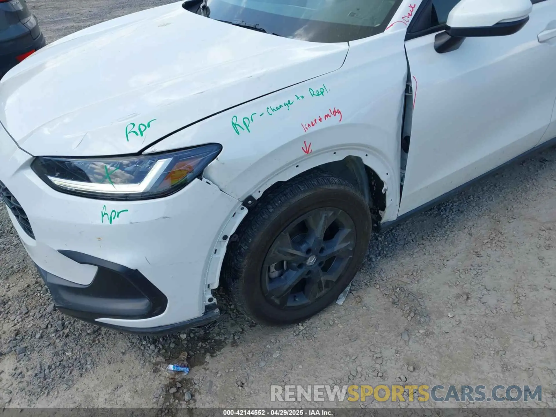 6 Photograph of a damaged car 3CZRZ1H33SM706505 HONDA HR-V 2025