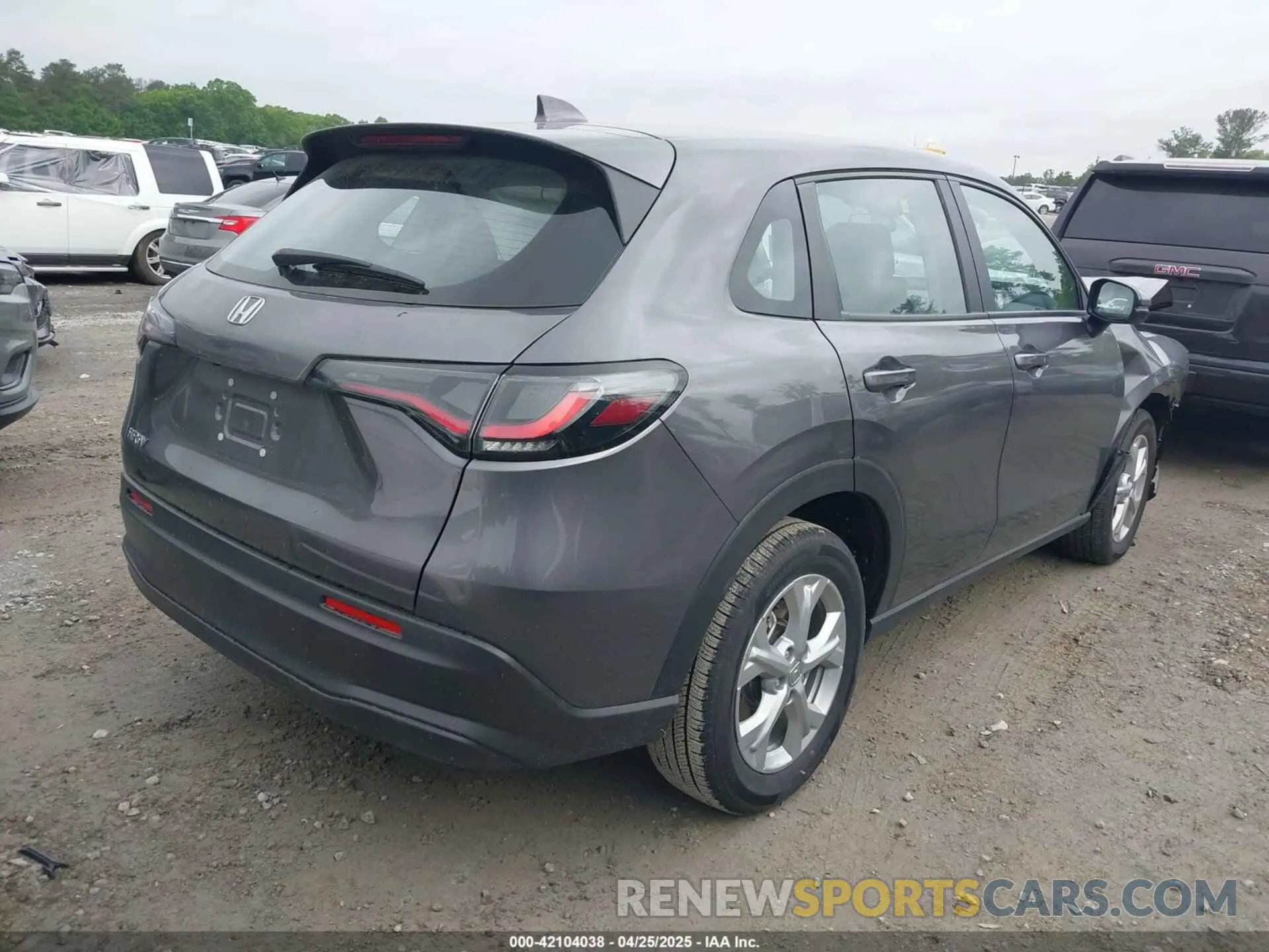 4 Photograph of a damaged car 3CZRZ1H33SM733543 HONDA HR-V 2025