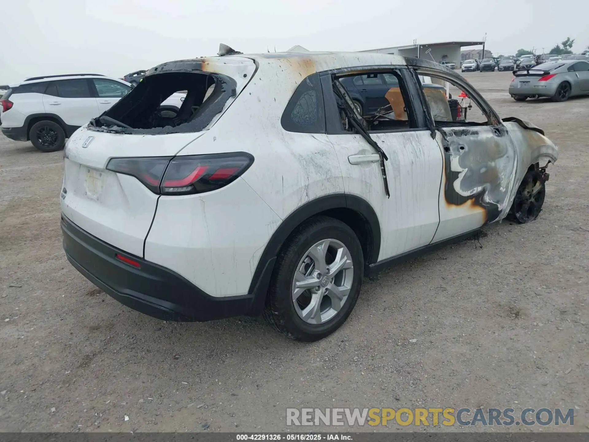 4 Photograph of a damaged car 3CZRZ1H33SM747538 HONDA HR-V 2025