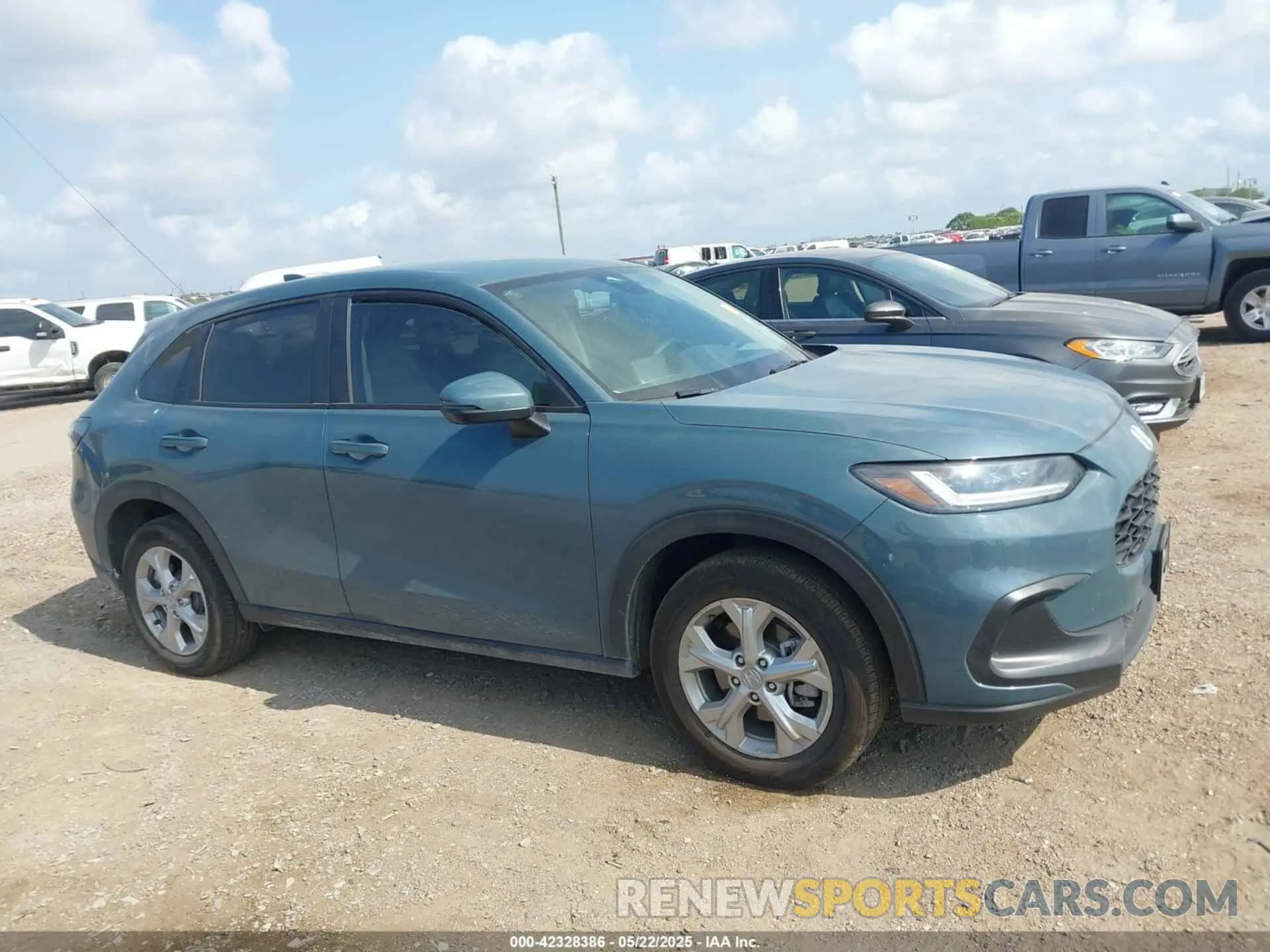 13 Фотография поврежденного автомобиля 3CZRZ1H34SM740551 HONDA HR-V 2025