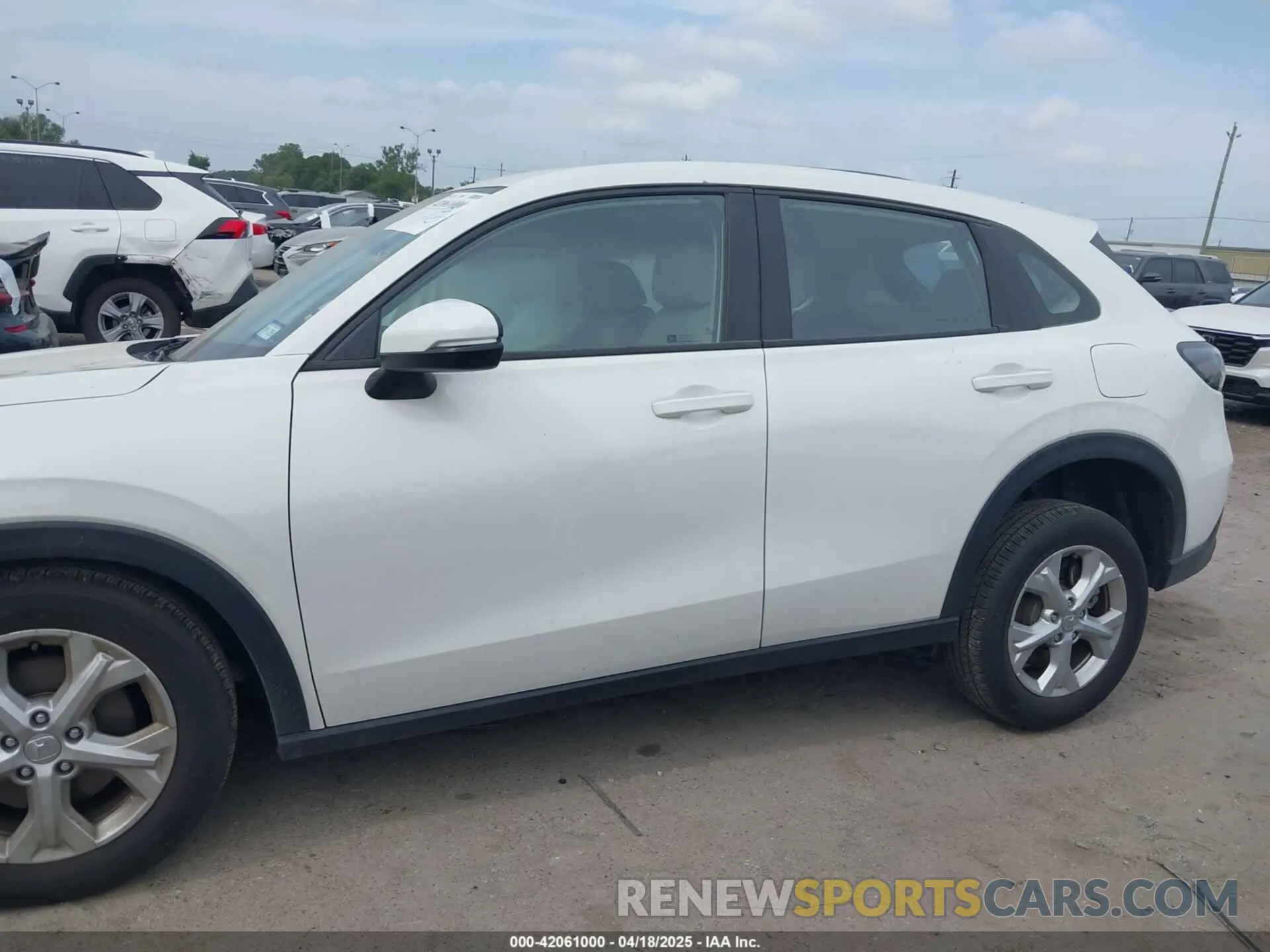 13 Photograph of a damaged car 3CZRZ1H35SM726173 HONDA HR-V 2025