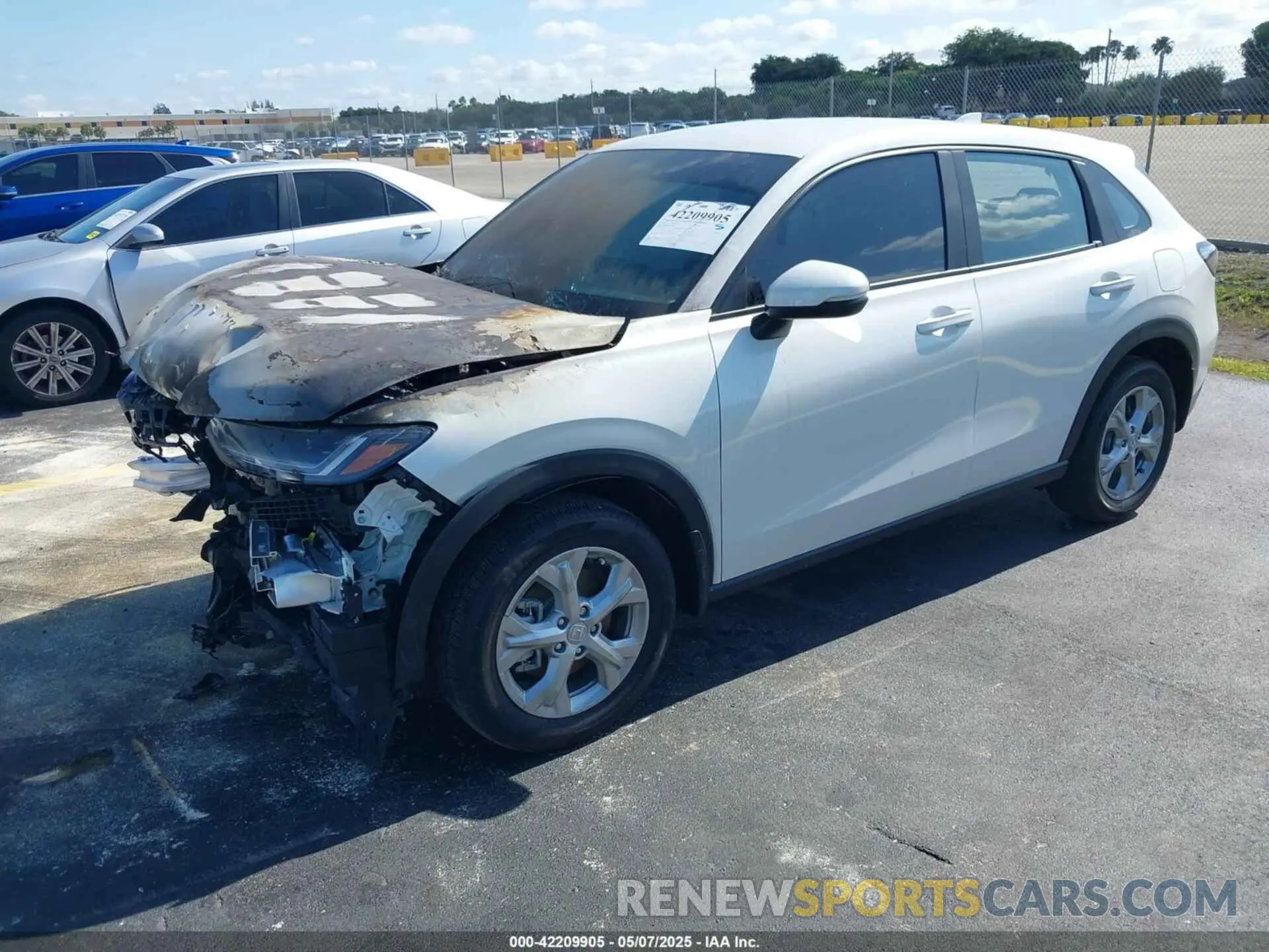 2 Фотография поврежденного автомобиля 3CZRZ1H36SM743497 HONDA HR-V 2025