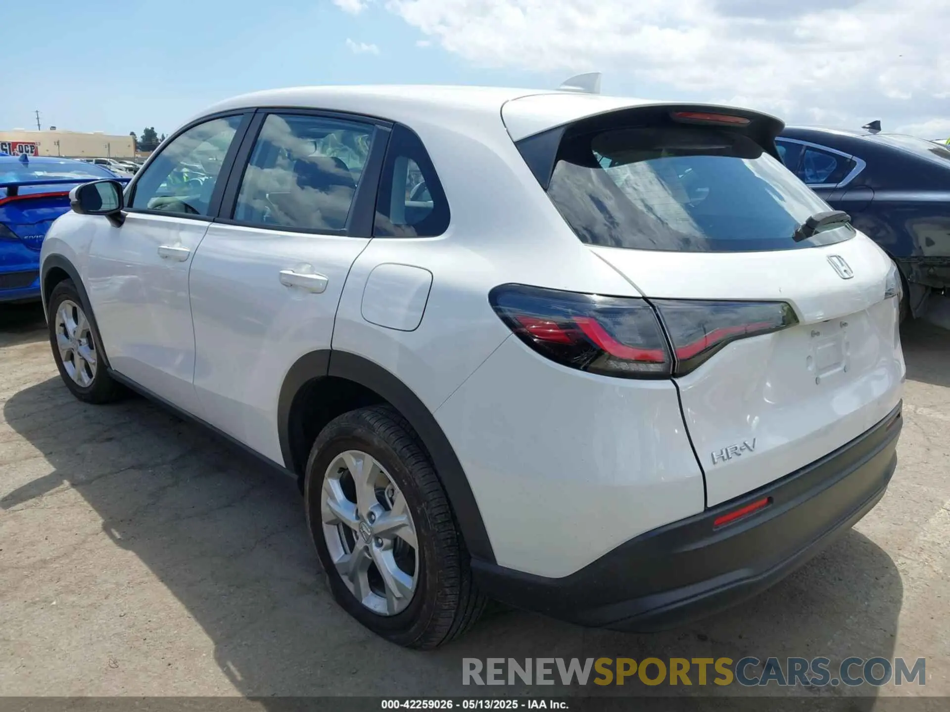 3 Photograph of a damaged car 3CZRZ1H38SM728063 HONDA HR-V 2025