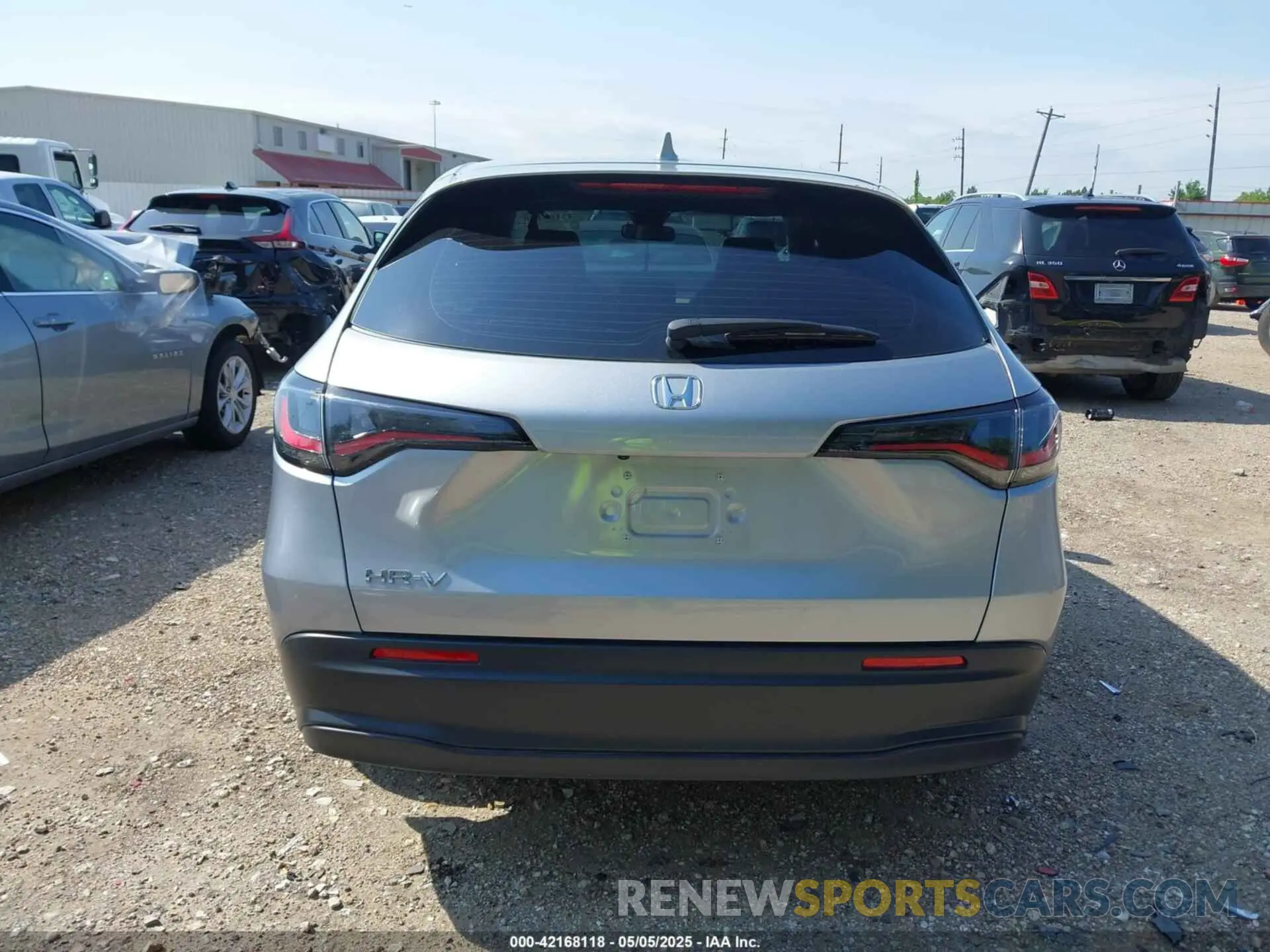 17 Photograph of a damaged car 3CZRZ1H3XSM720868 HONDA HR-V 2025