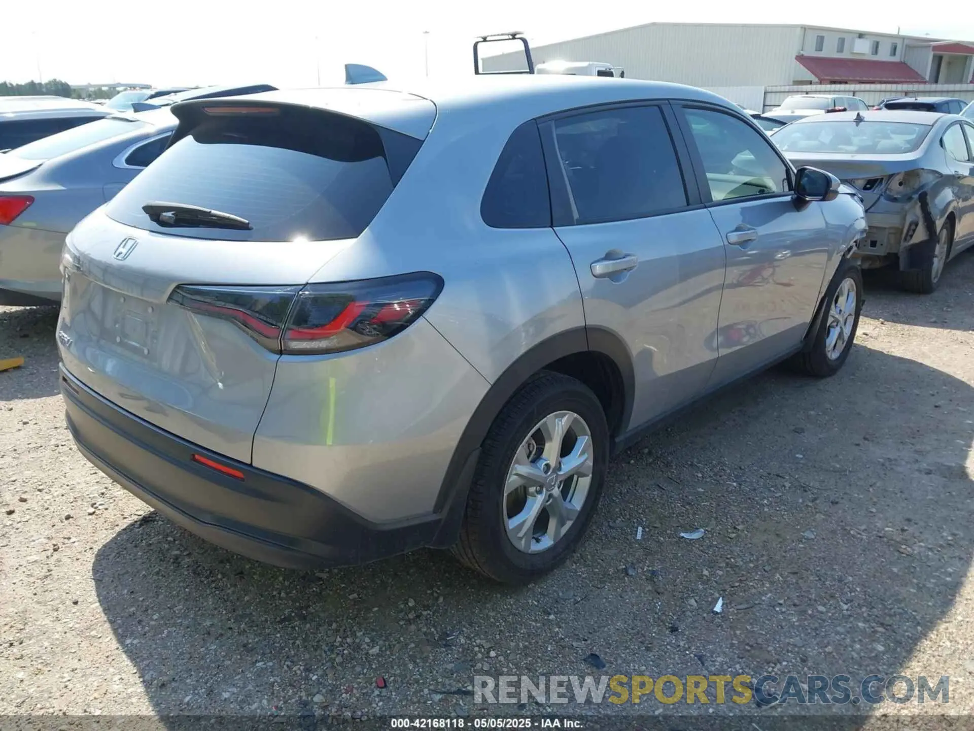 4 Photograph of a damaged car 3CZRZ1H3XSM720868 HONDA HR-V 2025