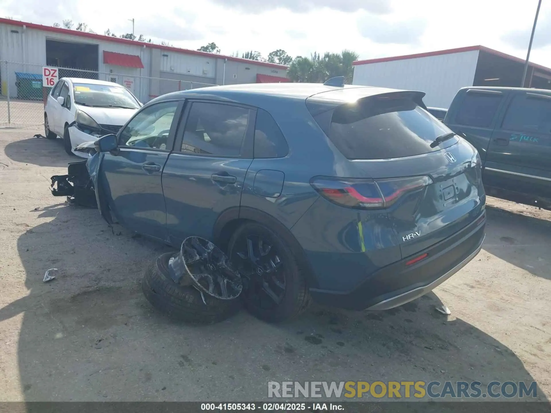 3 Фотография поврежденного автомобиля 3CZRZ1H50SM736028 HONDA HR-V 2025