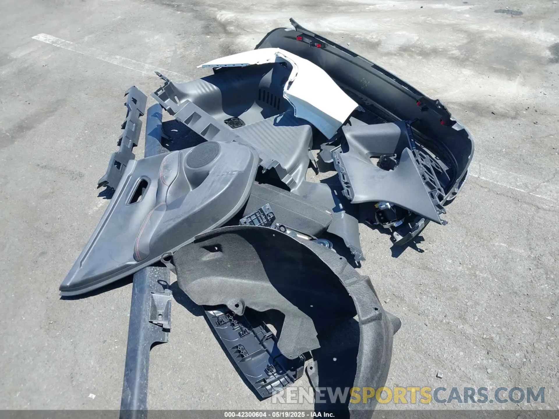 12 Photograph of a damaged car 3CZRZ1H54SM741765 HONDA HR-V 2025