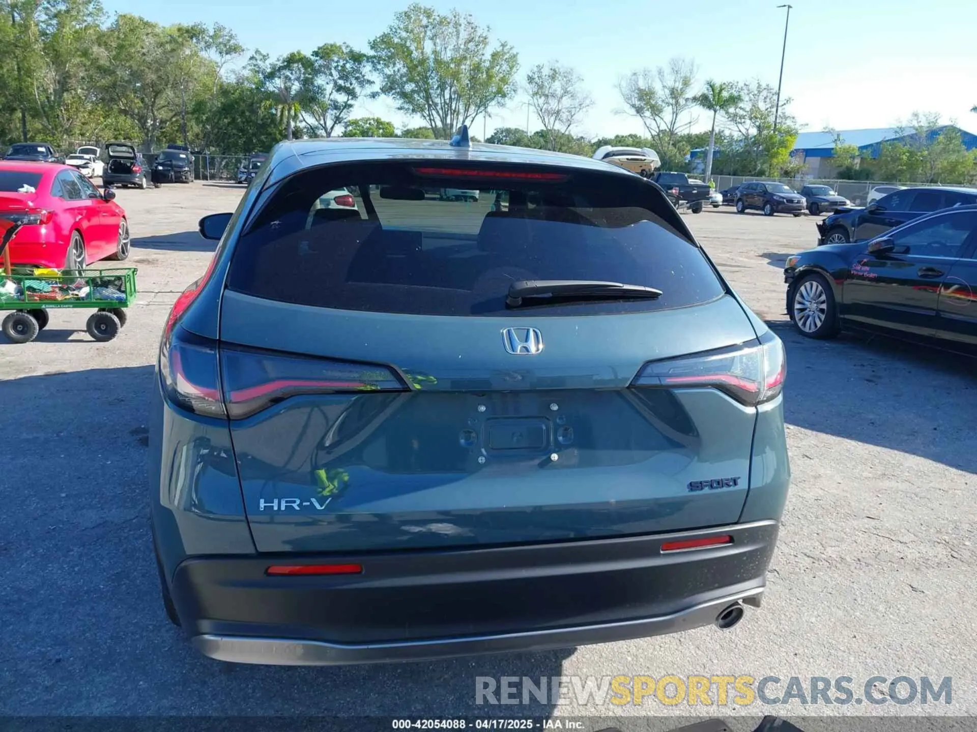 16 Фотография поврежденного автомобиля 3CZRZ1H56SM726586 HONDA HR-V 2025