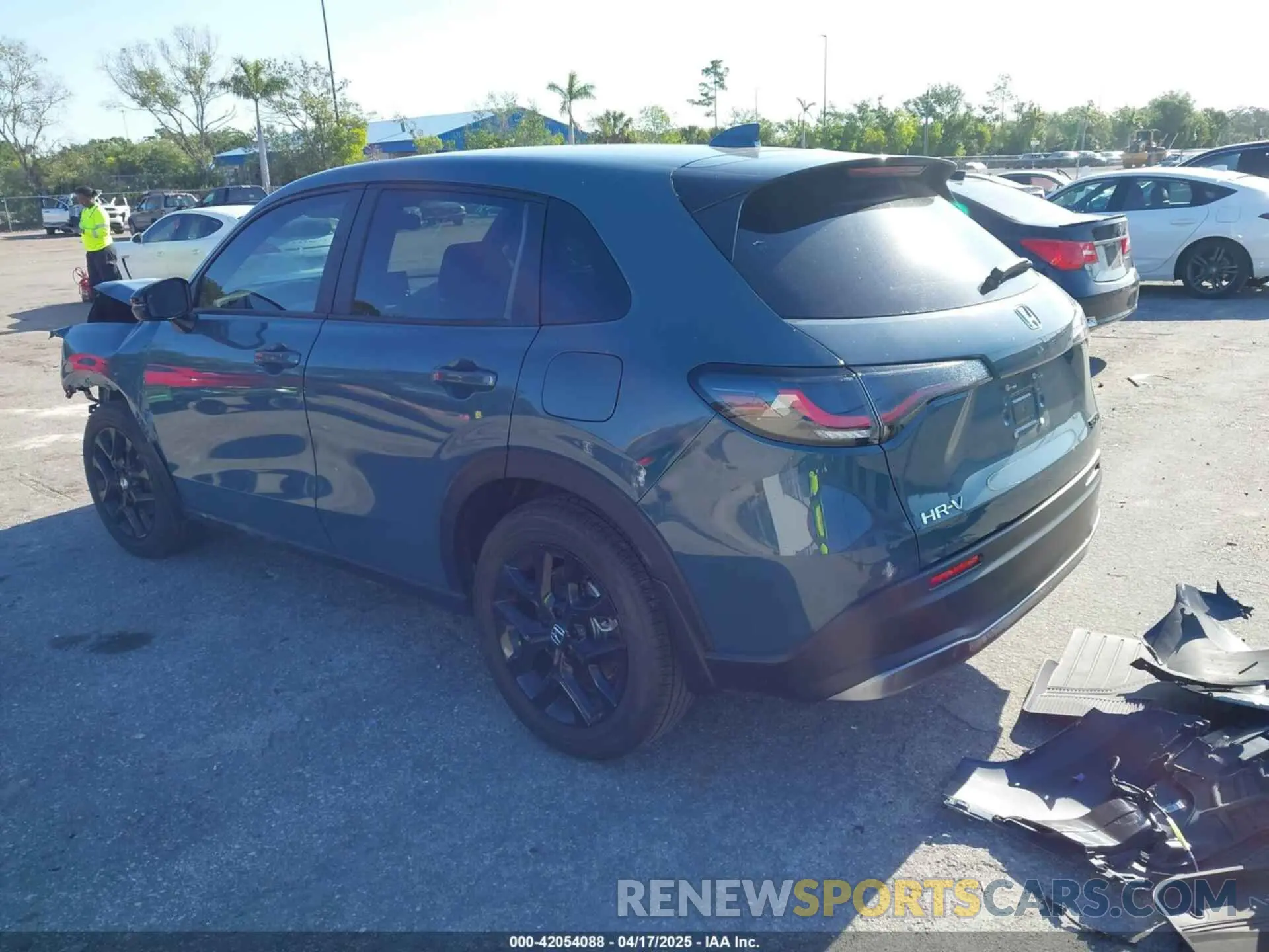 3 Фотография поврежденного автомобиля 3CZRZ1H56SM726586 HONDA HR-V 2025