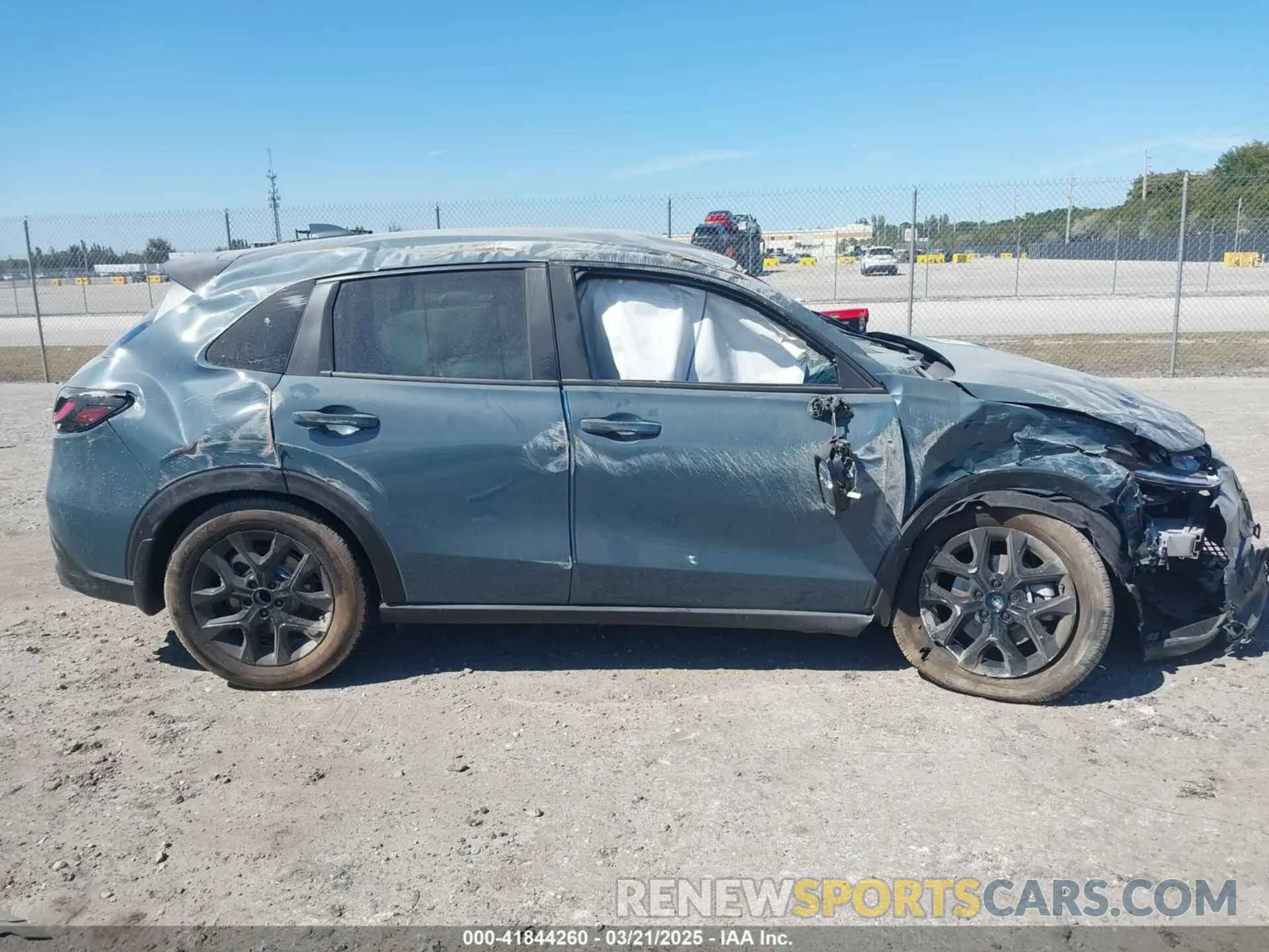 12 Фотография поврежденного автомобиля 3CZRZ1H56SM739287 HONDA HR-V 2025